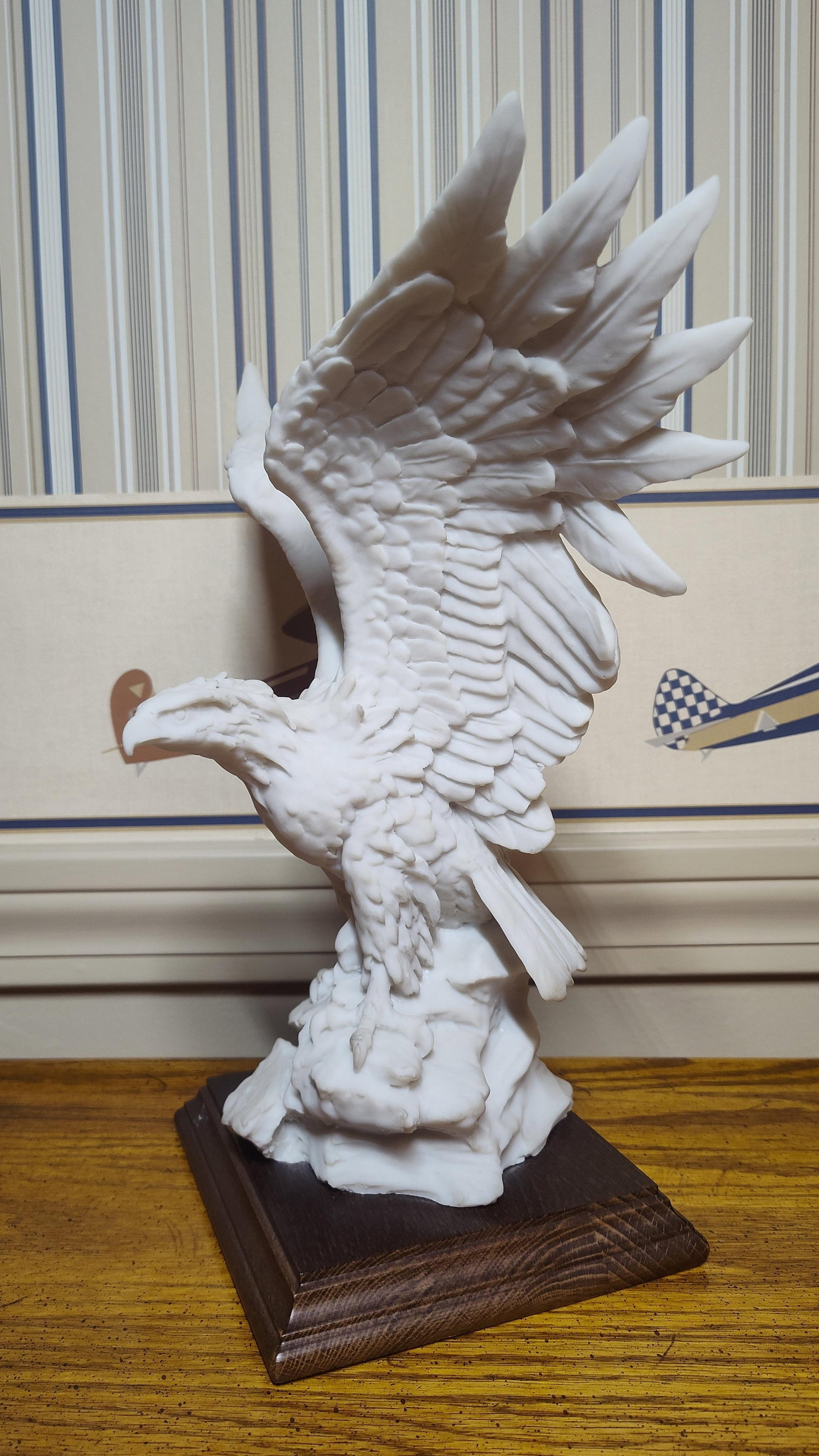 A. Belcari Capodimonte Style Eagle Sculpture - 3