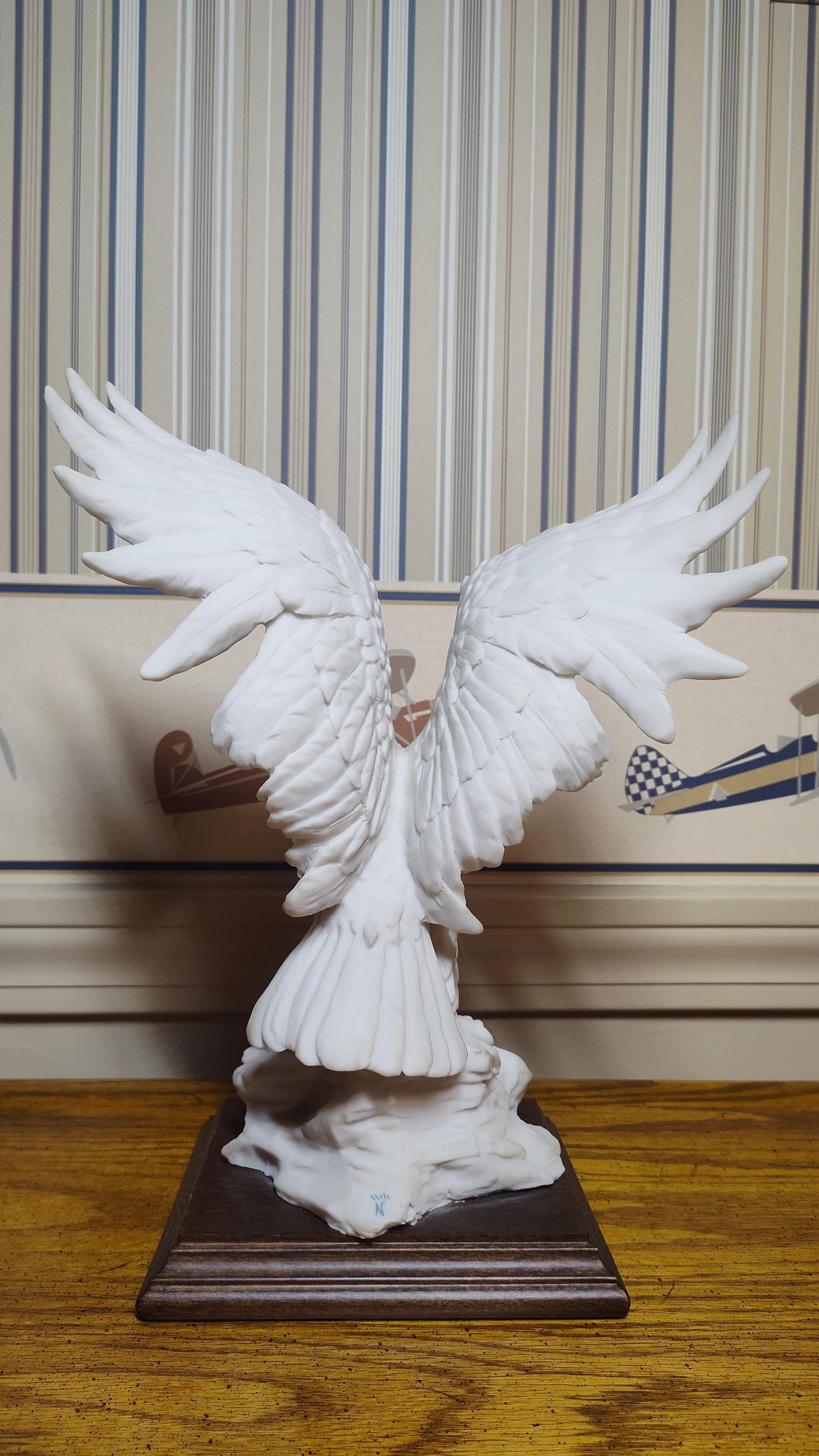 A. Belcari Capodimonte Style Eagle Sculpture - 4
