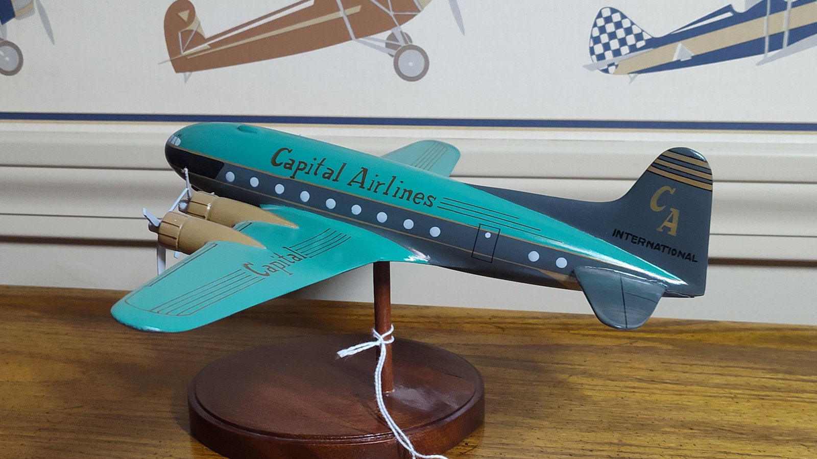 Capital Airlines 4-Engine Propeller Aircraft Model - 2
