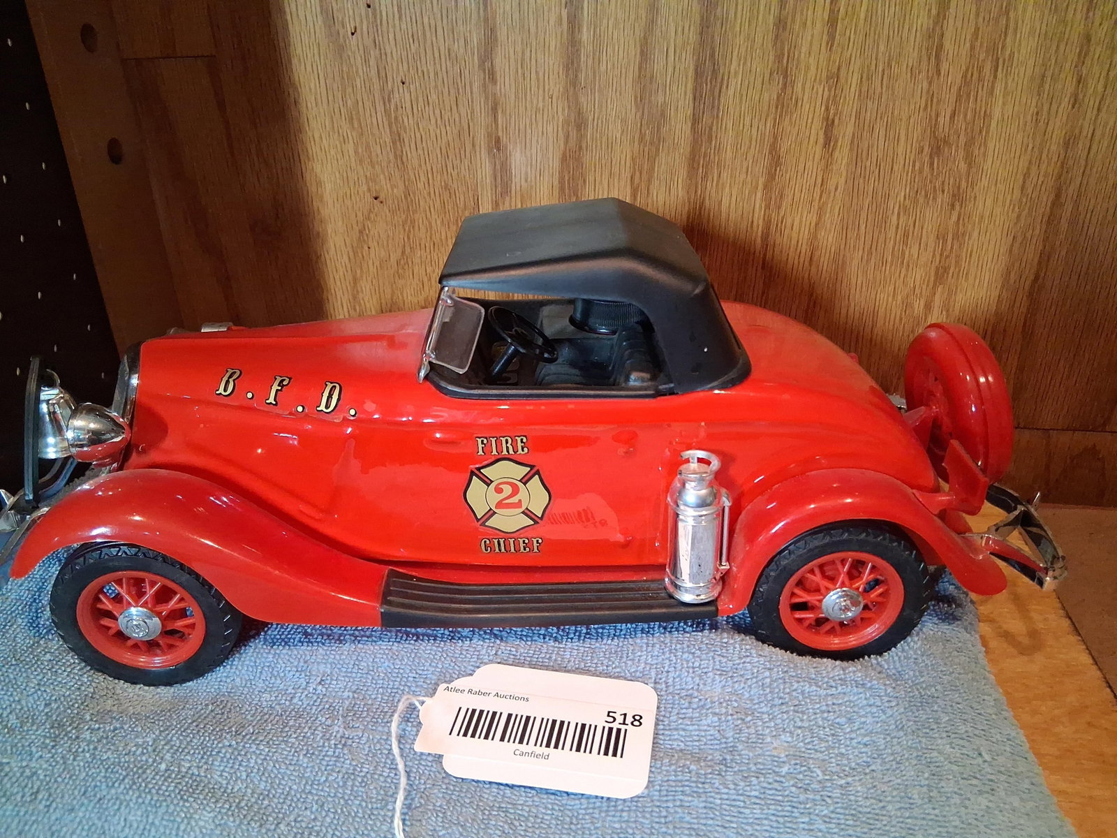 Jim Beam 1934 Ford V8 Fire Chief Whiskey Decanter (1 of 3)