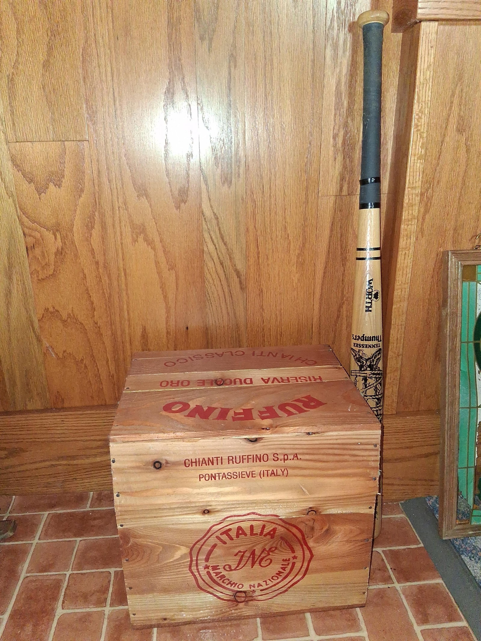Ruffino Wine Crate & Worth Tennessee Thumpers Bat (1 of 5)