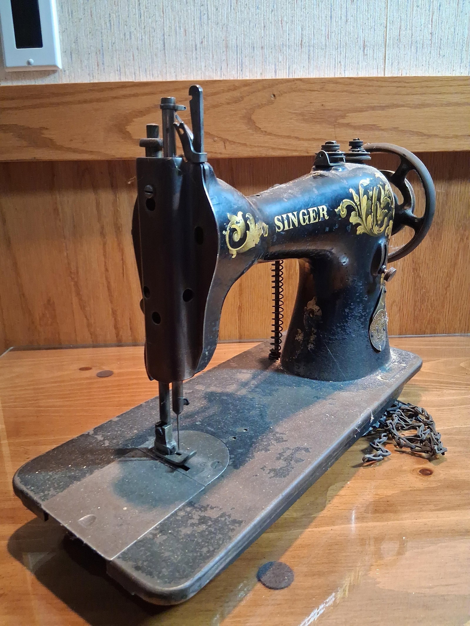 Singer Model 13-3 Industrial Sewing Machine Head - 5