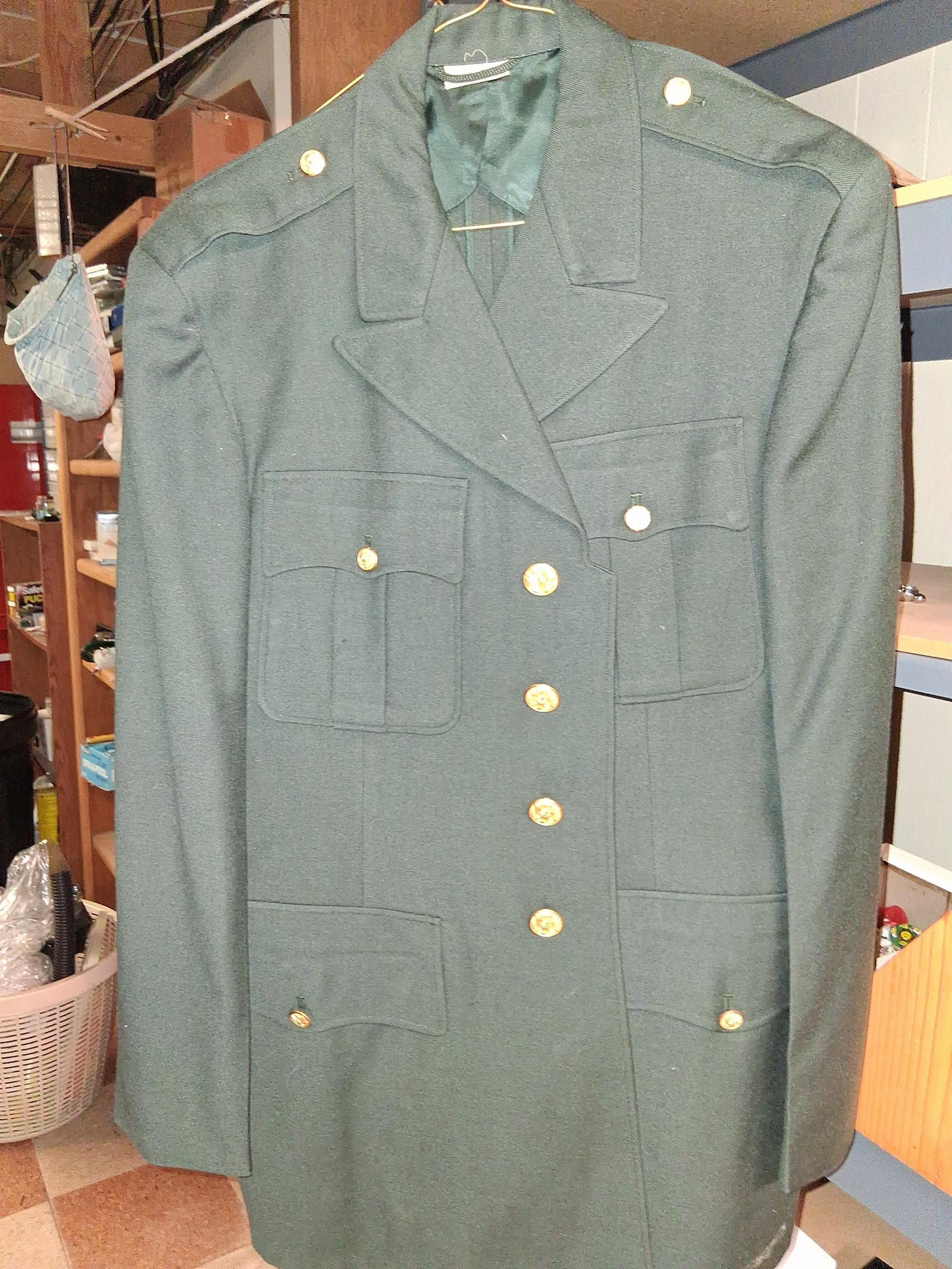 US Army Class A Green Service Uniform w/ Necktie: A United States Army Class A Service Dress Uniform in Army Green Shade 44 (AG-44). The set consists of a service coat, matching trousers, and a necktie. The service coat is constructed from a wool or