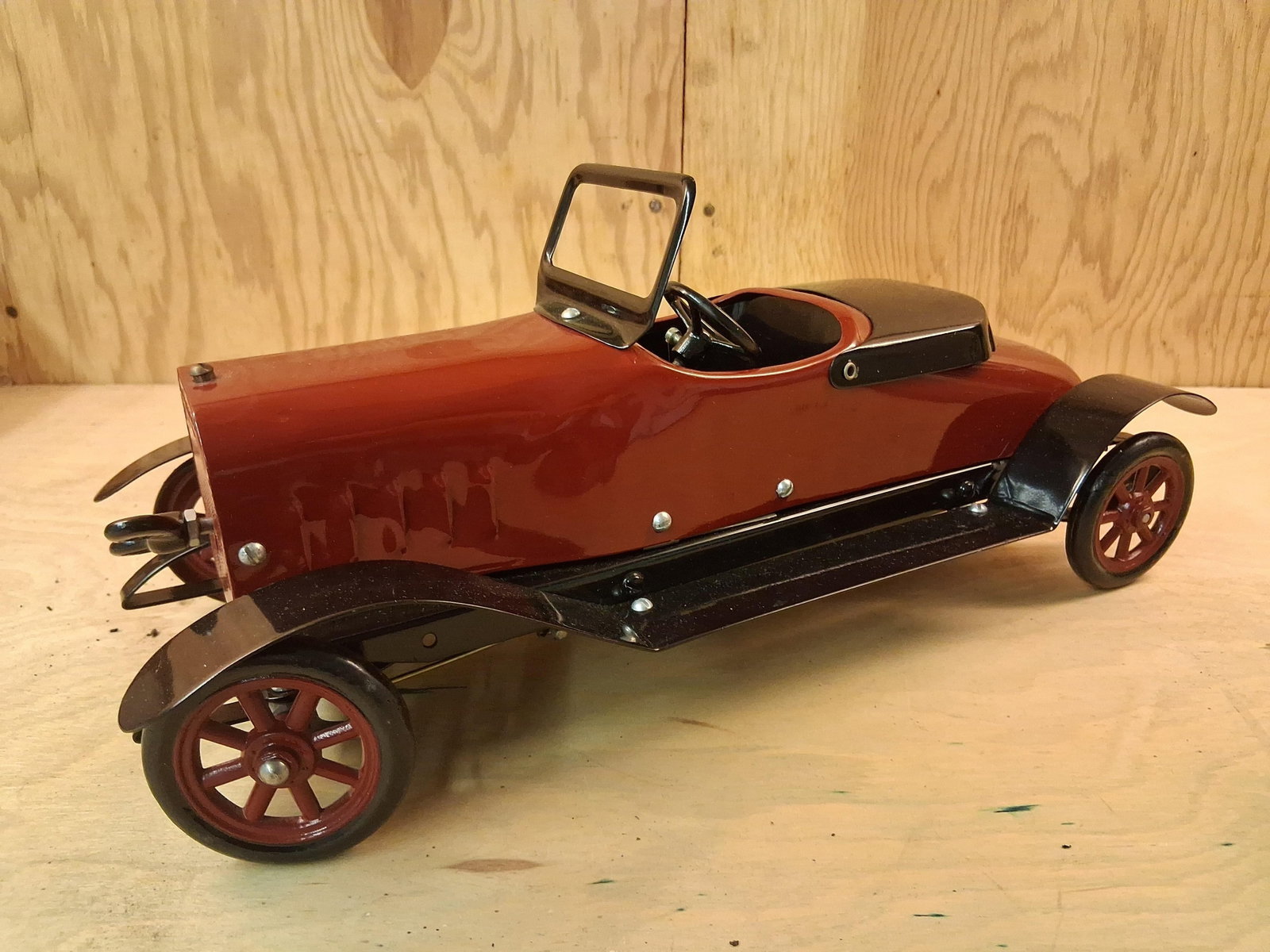 Structo Bearcat Roadster Clockwork Toy Car (1 of 7)
