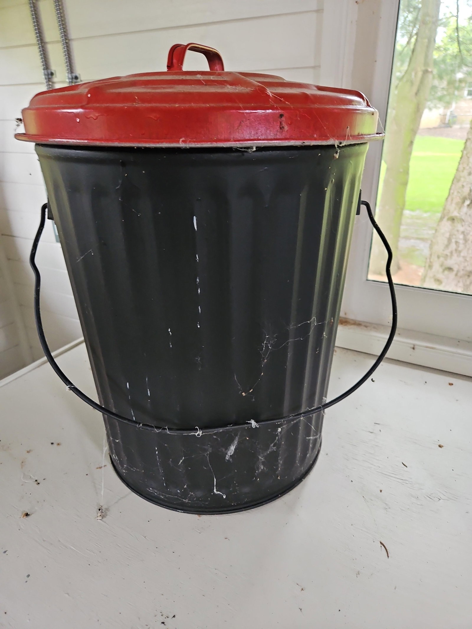 Vintage Painted Steel Ash Pail with Lid (1 of 4)
