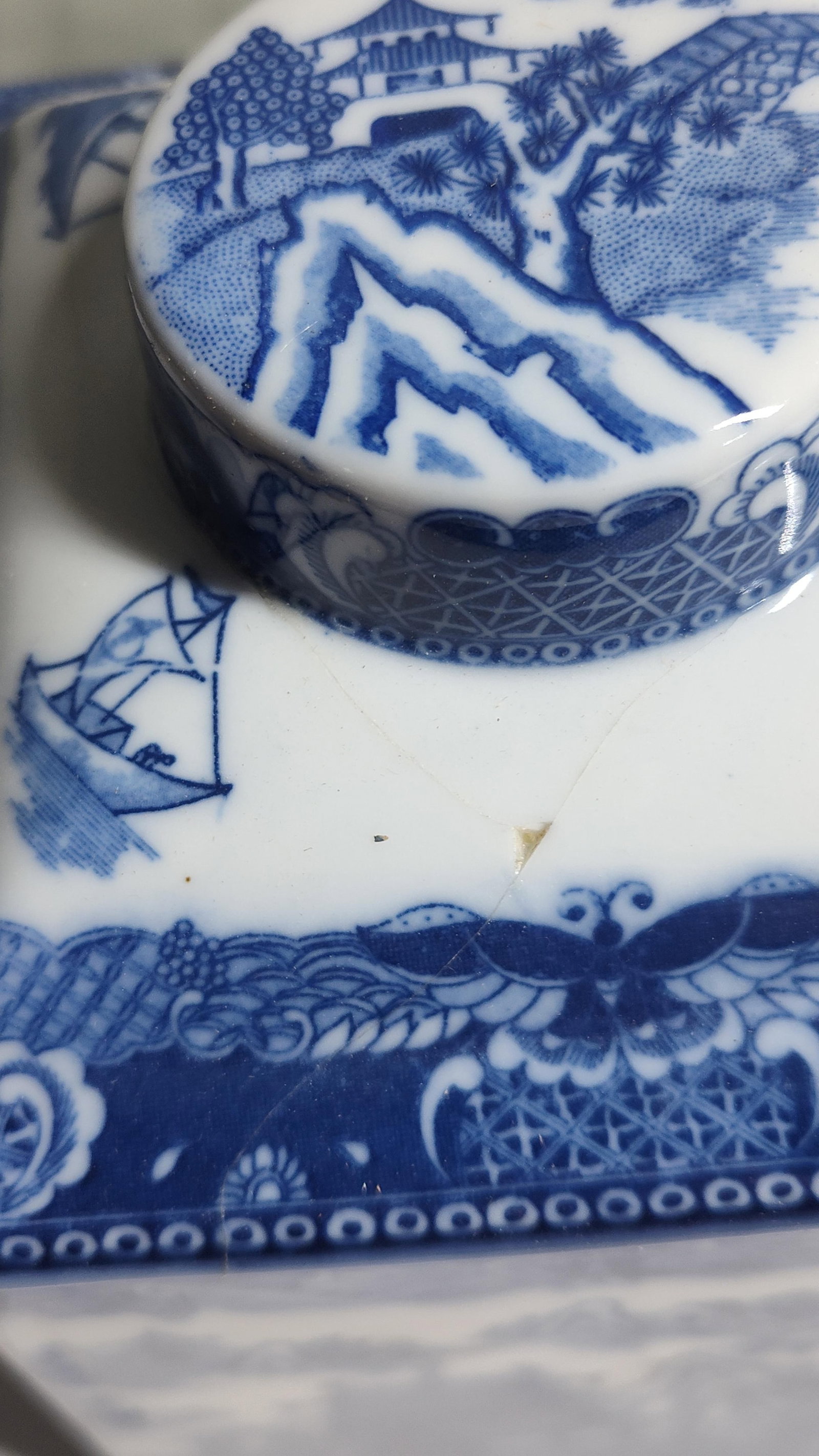 Ringtons Blue Willow Pattern Earthenware Tea Caddy - 3