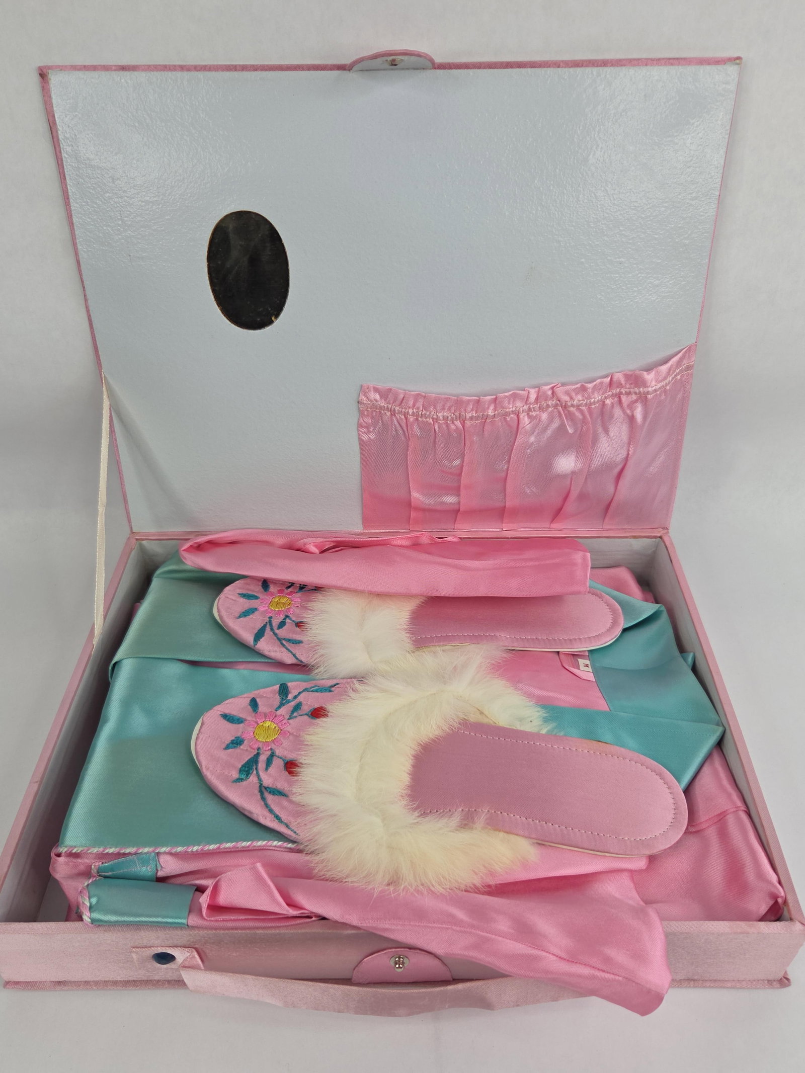 Mid-Century Three-Piece Japanese-Style Satin Loungewear Set in Presentation Case: A mid-century three-piece loungewear set of Japanese-inspired design, including a wrap-front top, coordinating garment, and slippers, all housed within an original fabric-covered presentation case.