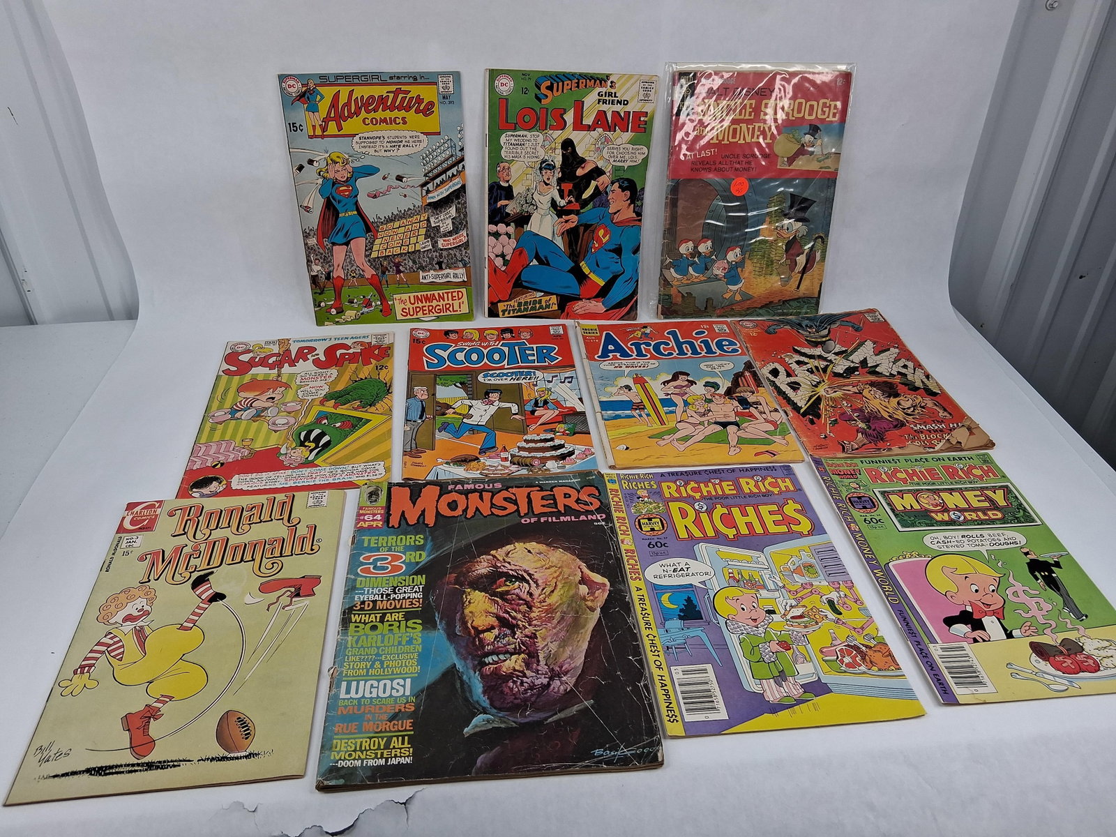 Comics & Magazine: Batman, Supergirl & Archie (1 of 13)