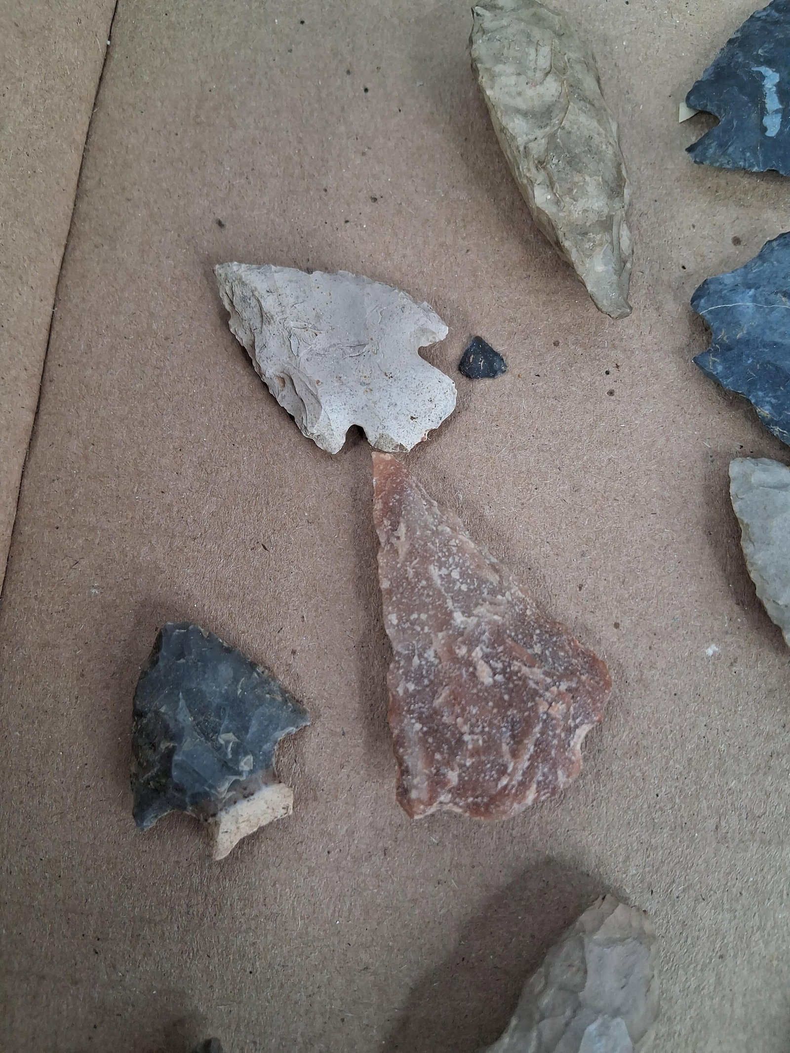 Indigenous North American Prehistoric Lithic Set - 7
