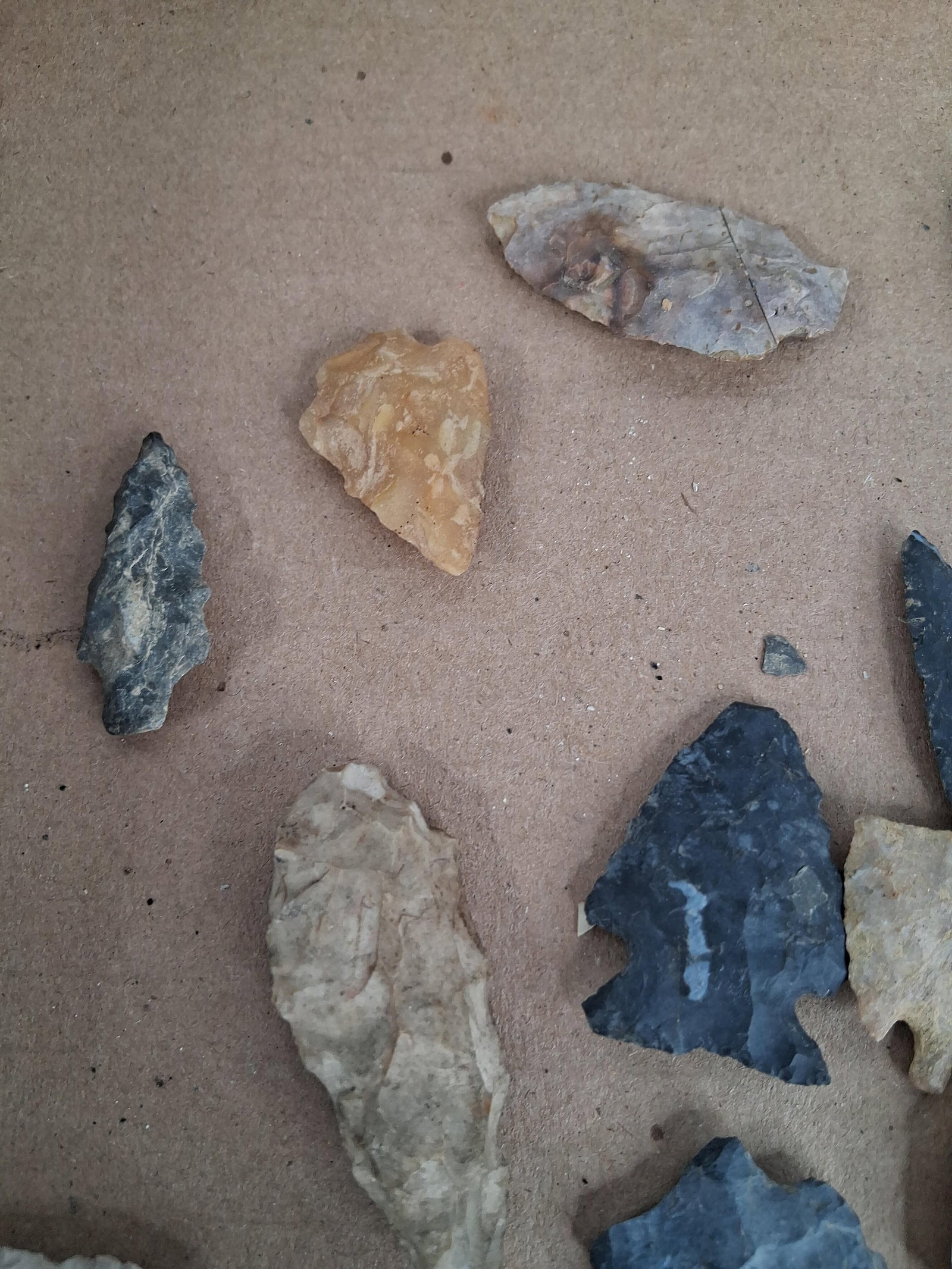 Indigenous North American Prehistoric Lithic Set - 8