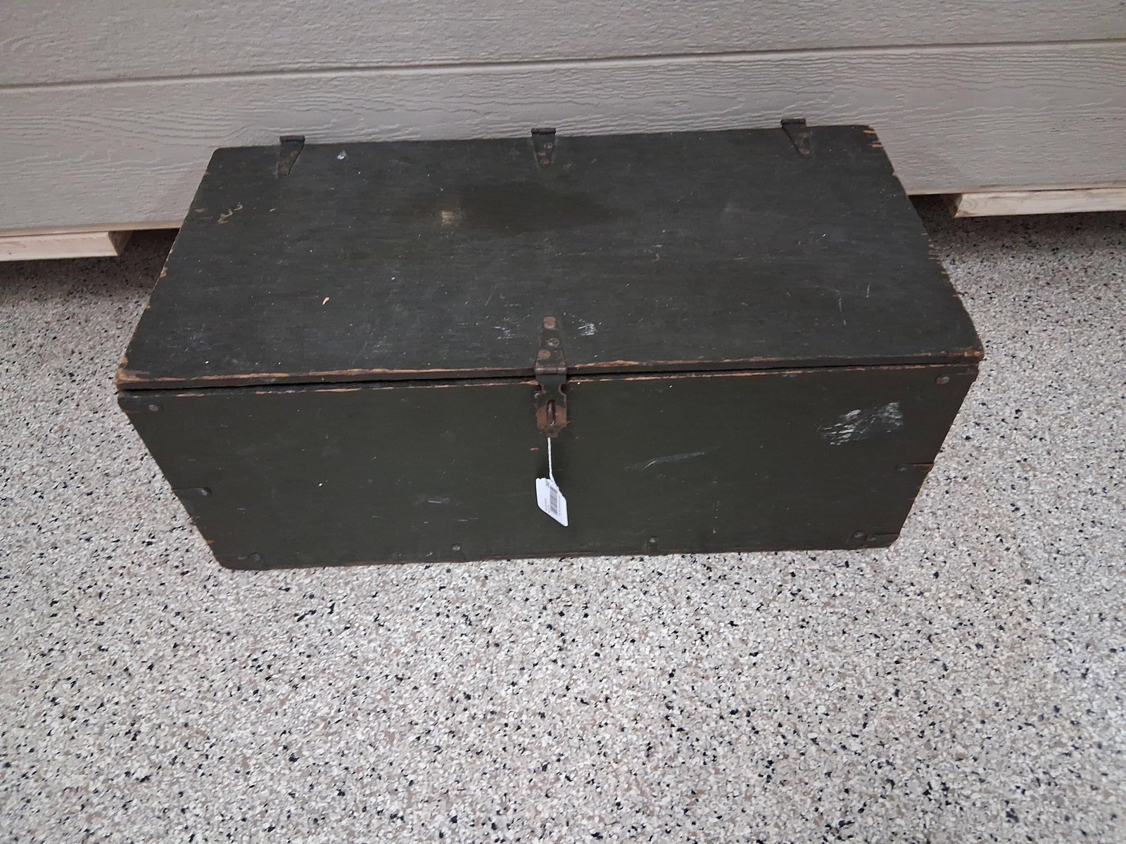 Berry Pane Products US Military Plywood Footlocker: 16x32x12 A mid-20th-century US military specification plywood footlocker manufactured by Berry Pane Products, Inc. of Columbus, Ohio. The chest is constructed from plywood panels with a dark olive