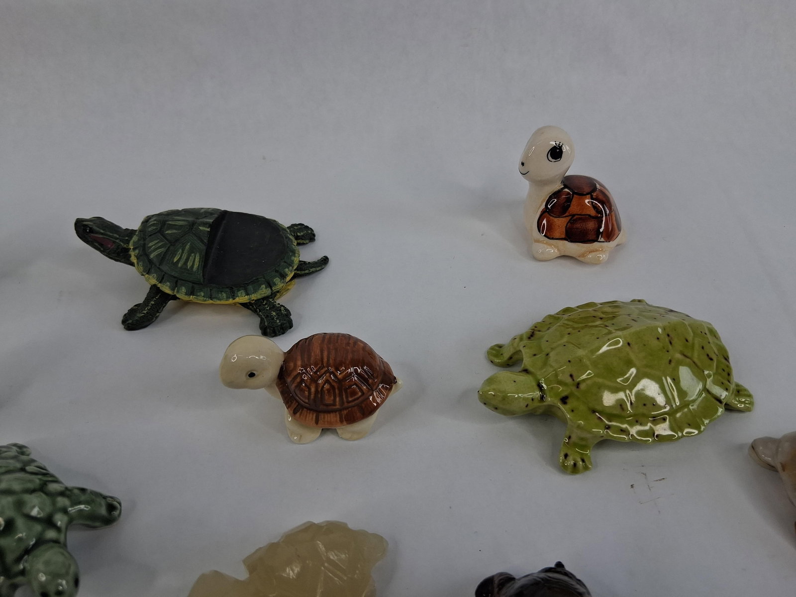 21 Turtle & Tortoise Figurines, Mixed Materials - 5