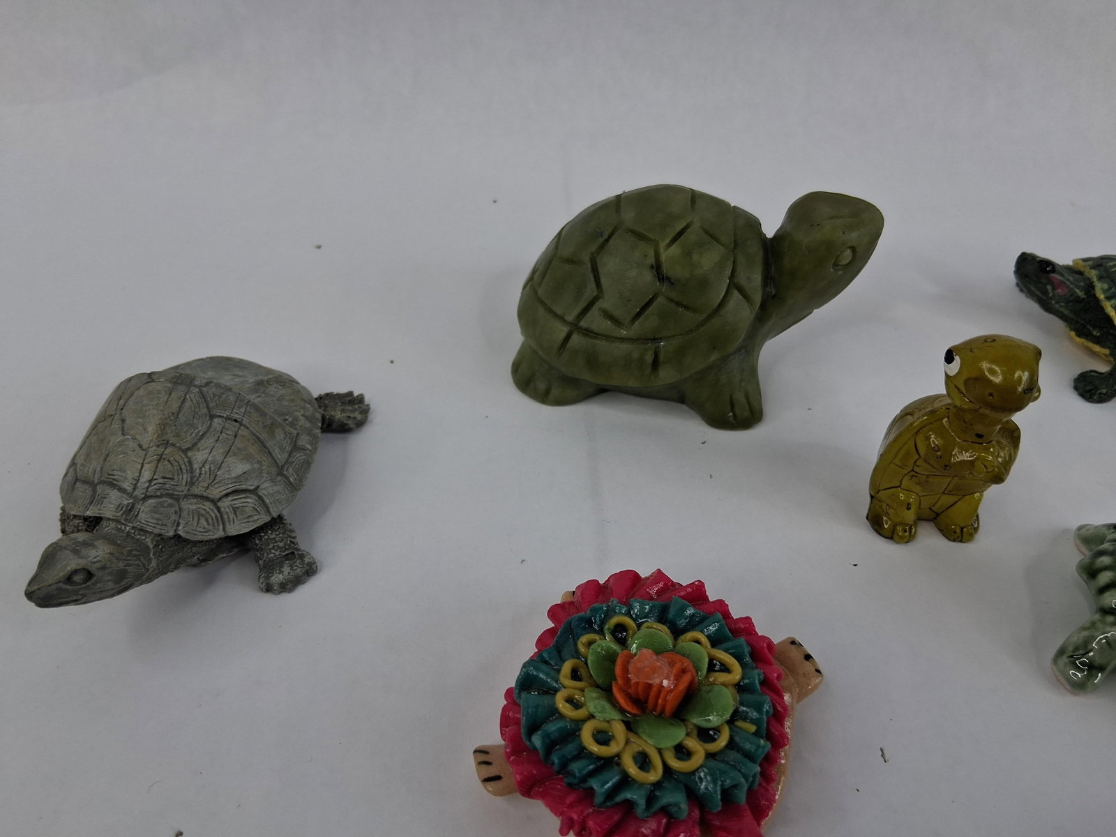 21 Turtle & Tortoise Figurines, Mixed Materials - 8