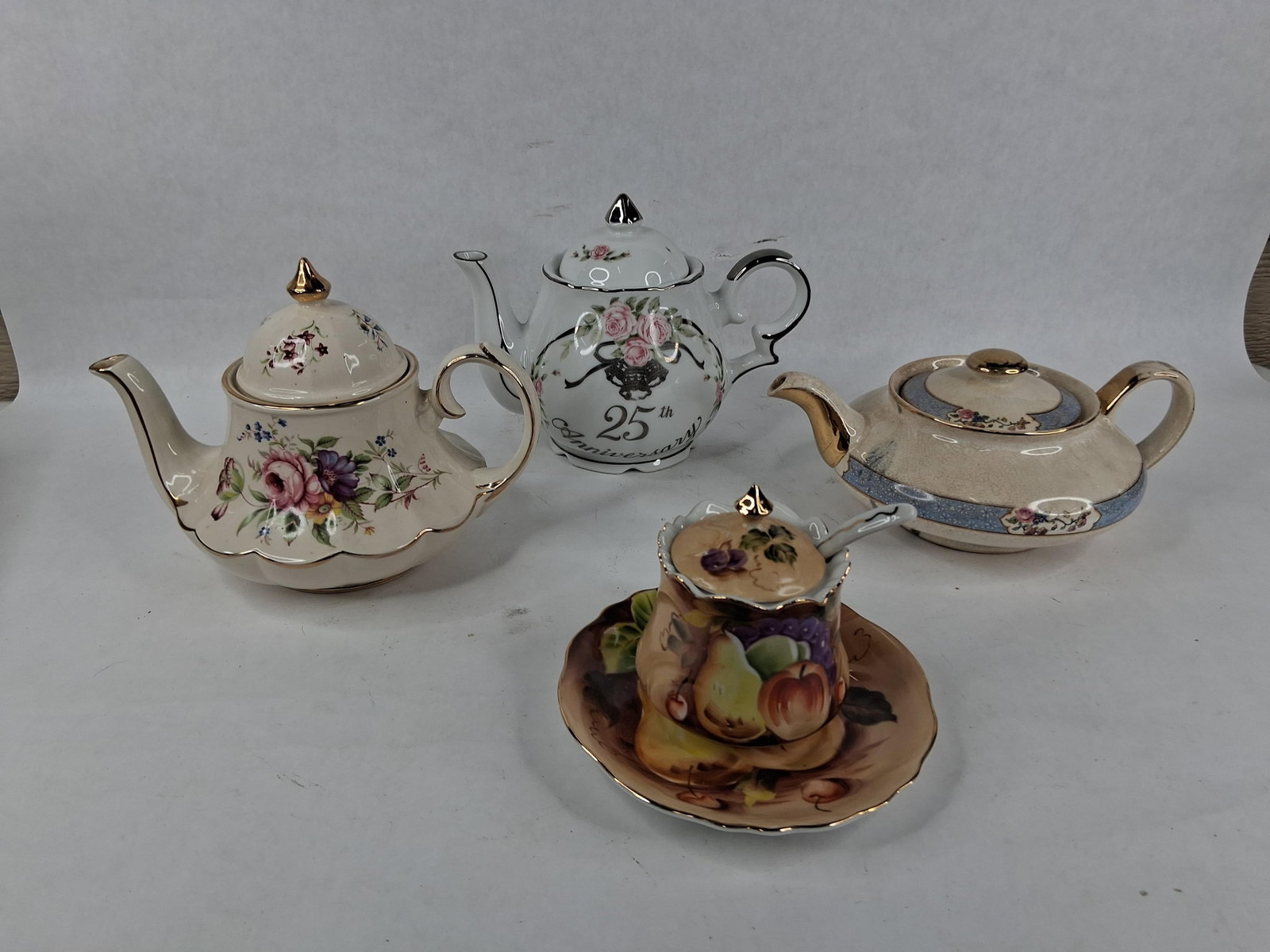 Lefton & Sadler Ceramic Teapots & Tableware (1 of 11)