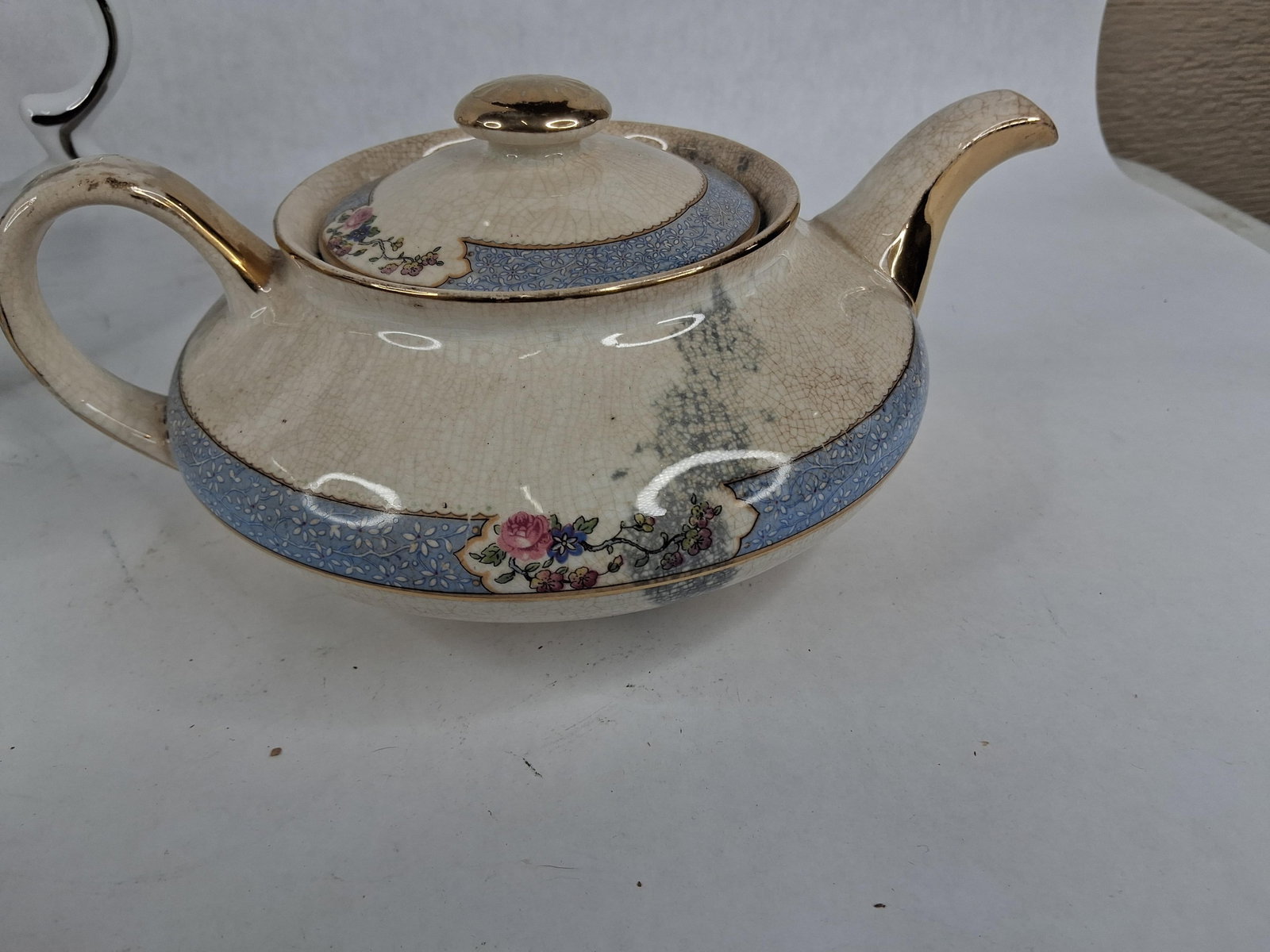 Lefton & Sadler Ceramic Teapots & Tableware - 4