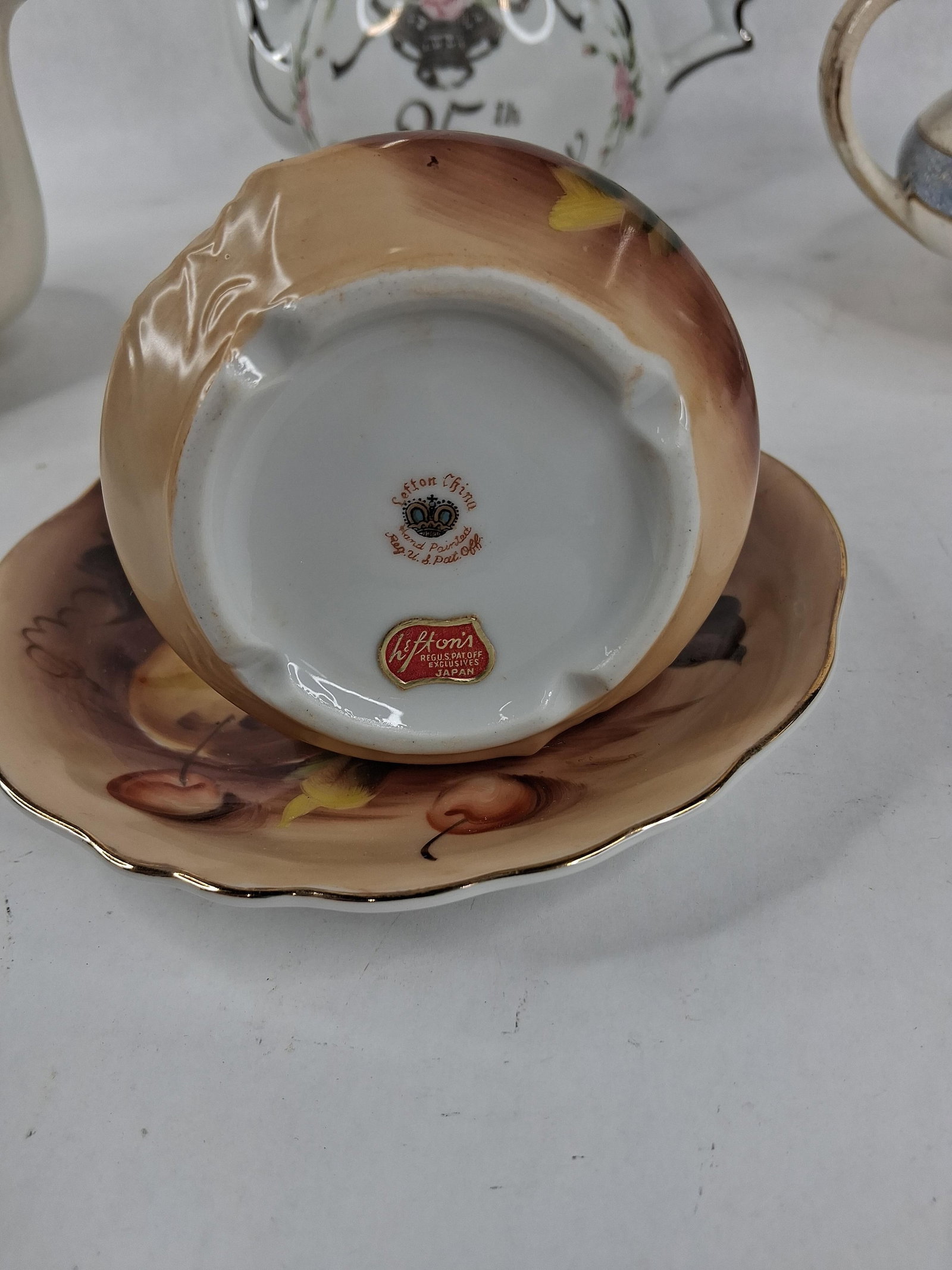 Lefton & Sadler Ceramic Teapots & Tableware - 9