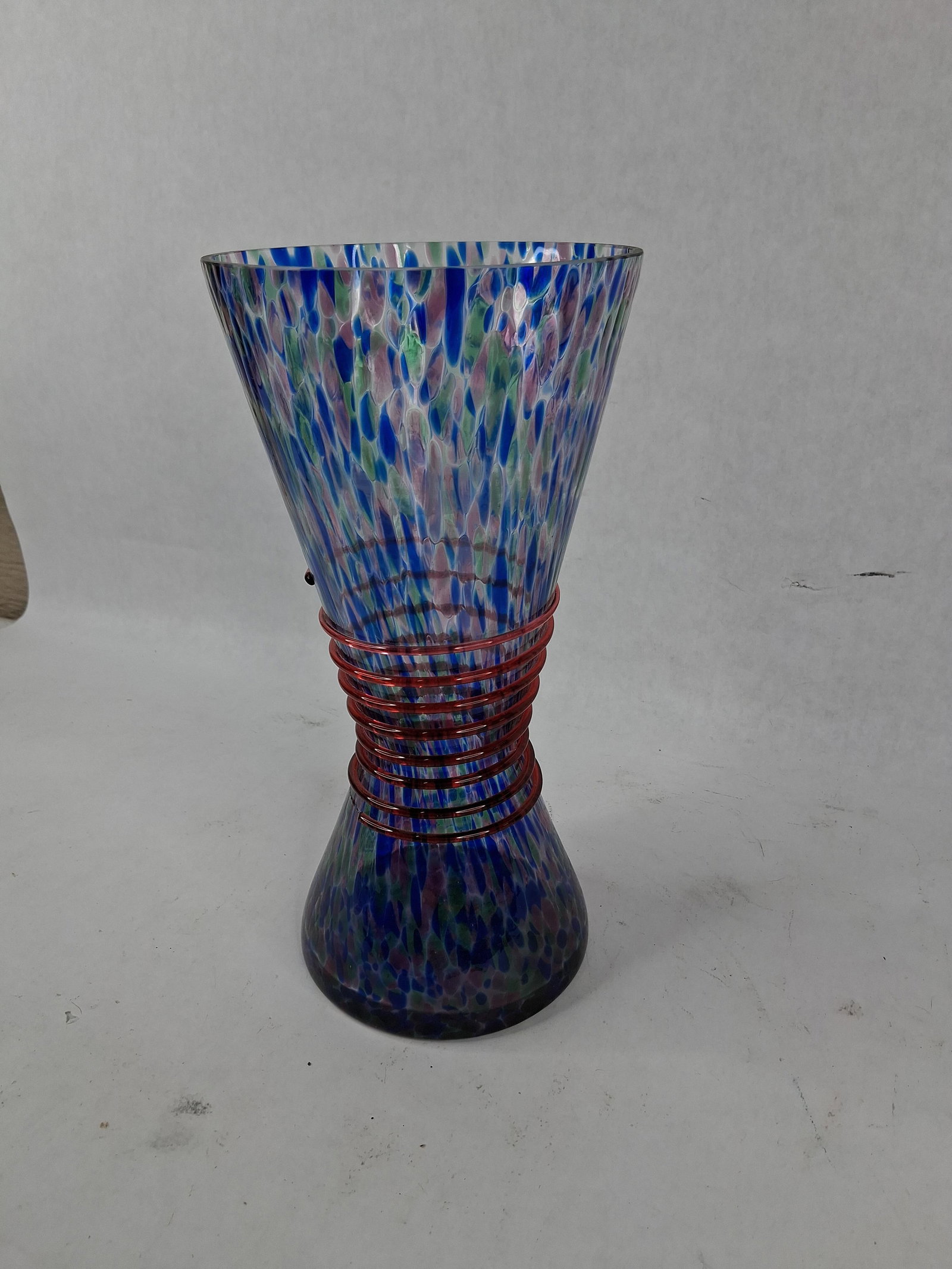 Bohemian Ruby Threaded Spatter Glass Corset Vase - 4