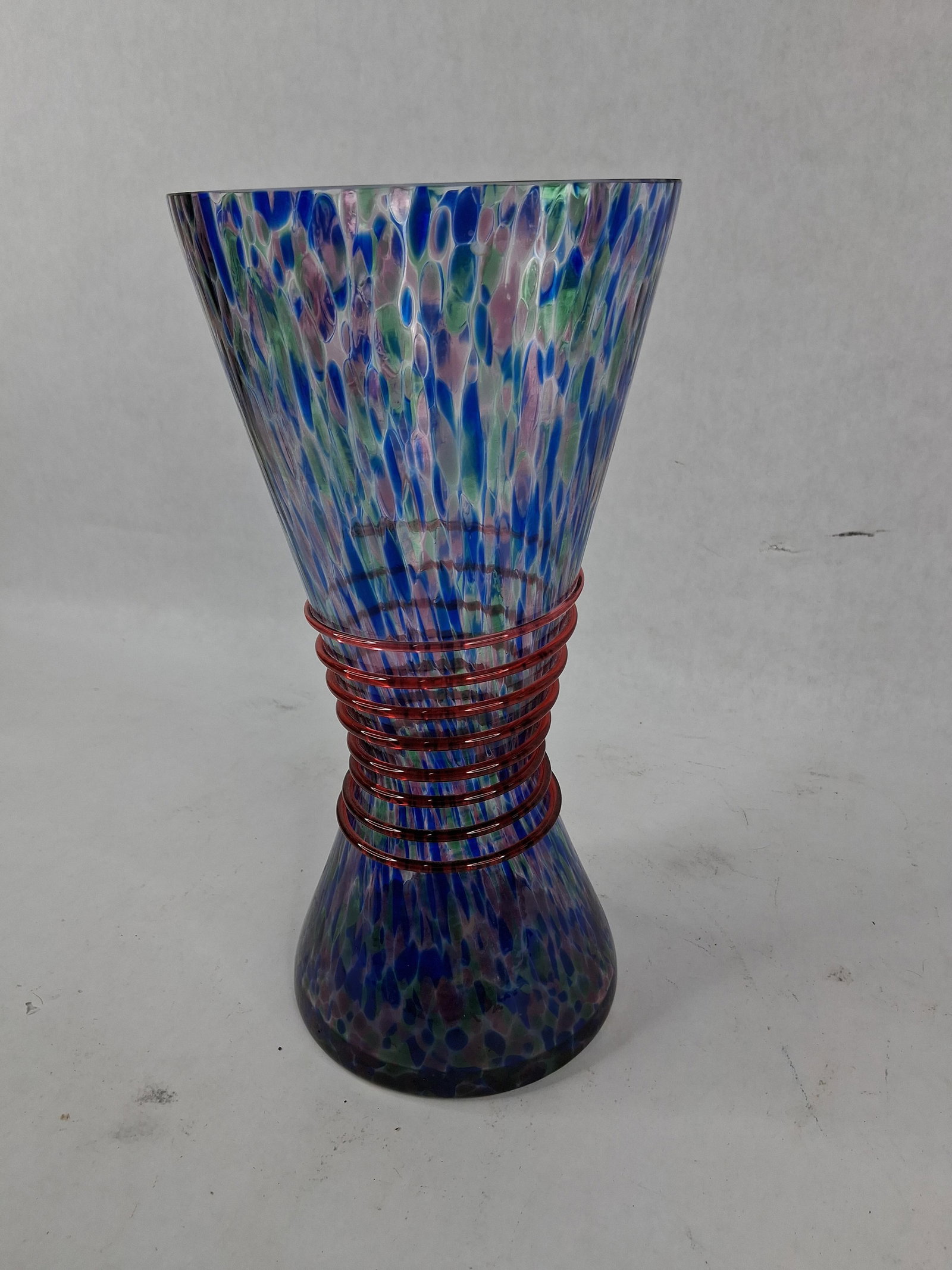 Bohemian Ruby Threaded Spatter Glass Corset Vase - 5