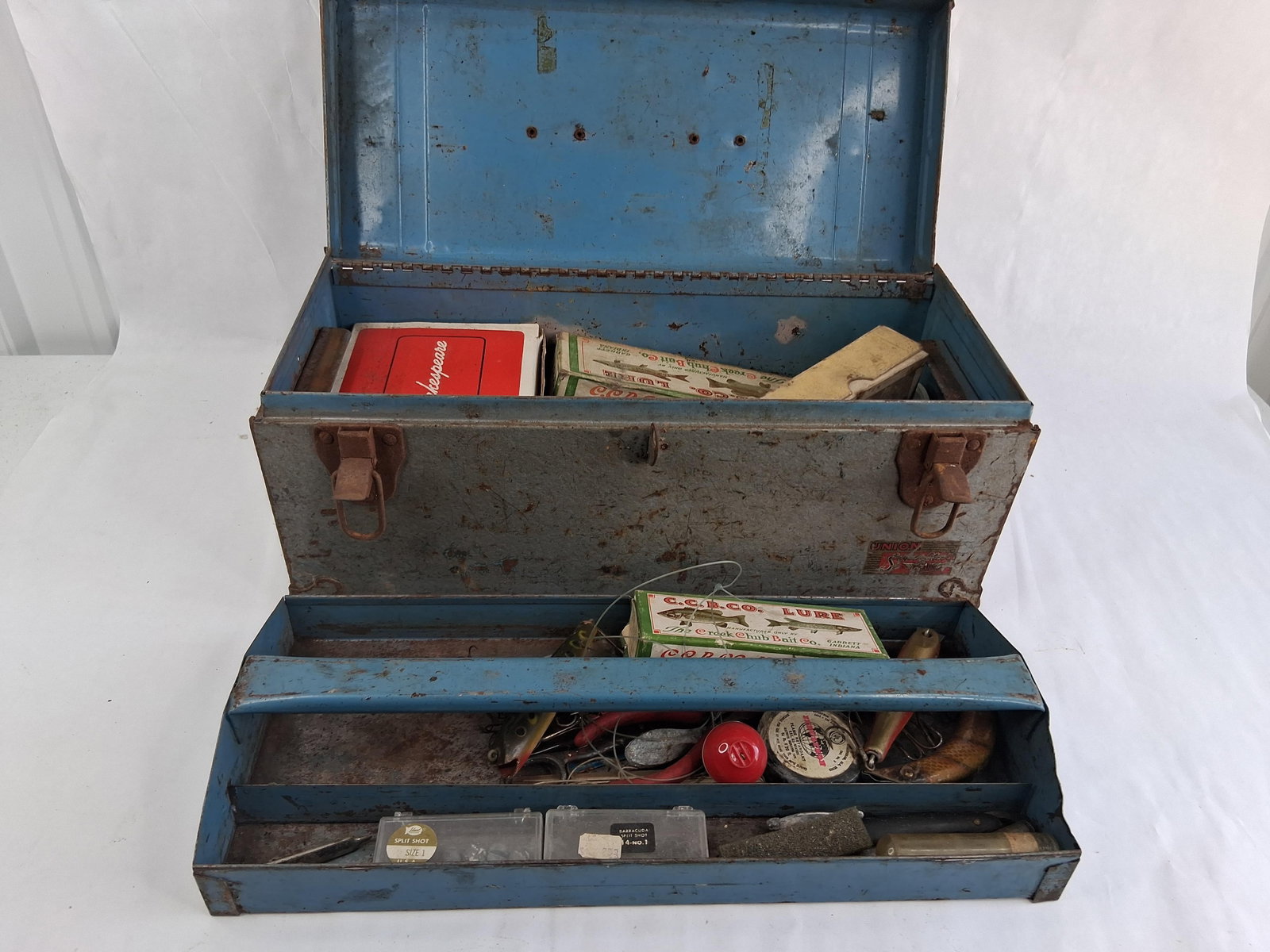 Union Super Steel Tackle Box w/ Reels & Lures (1 of 20)