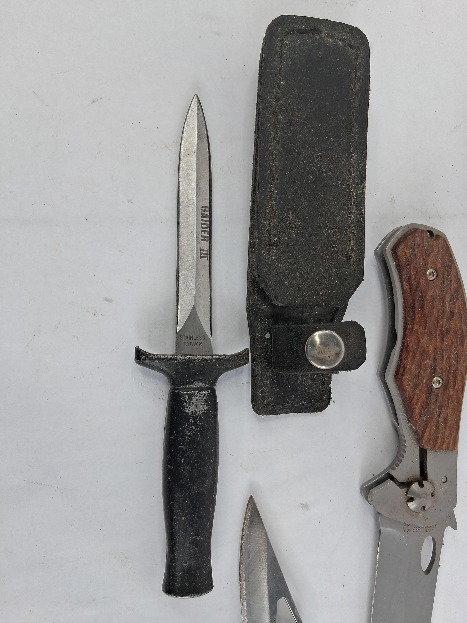 Assorted Fixed Blade & Folding Pocket Knives - 6