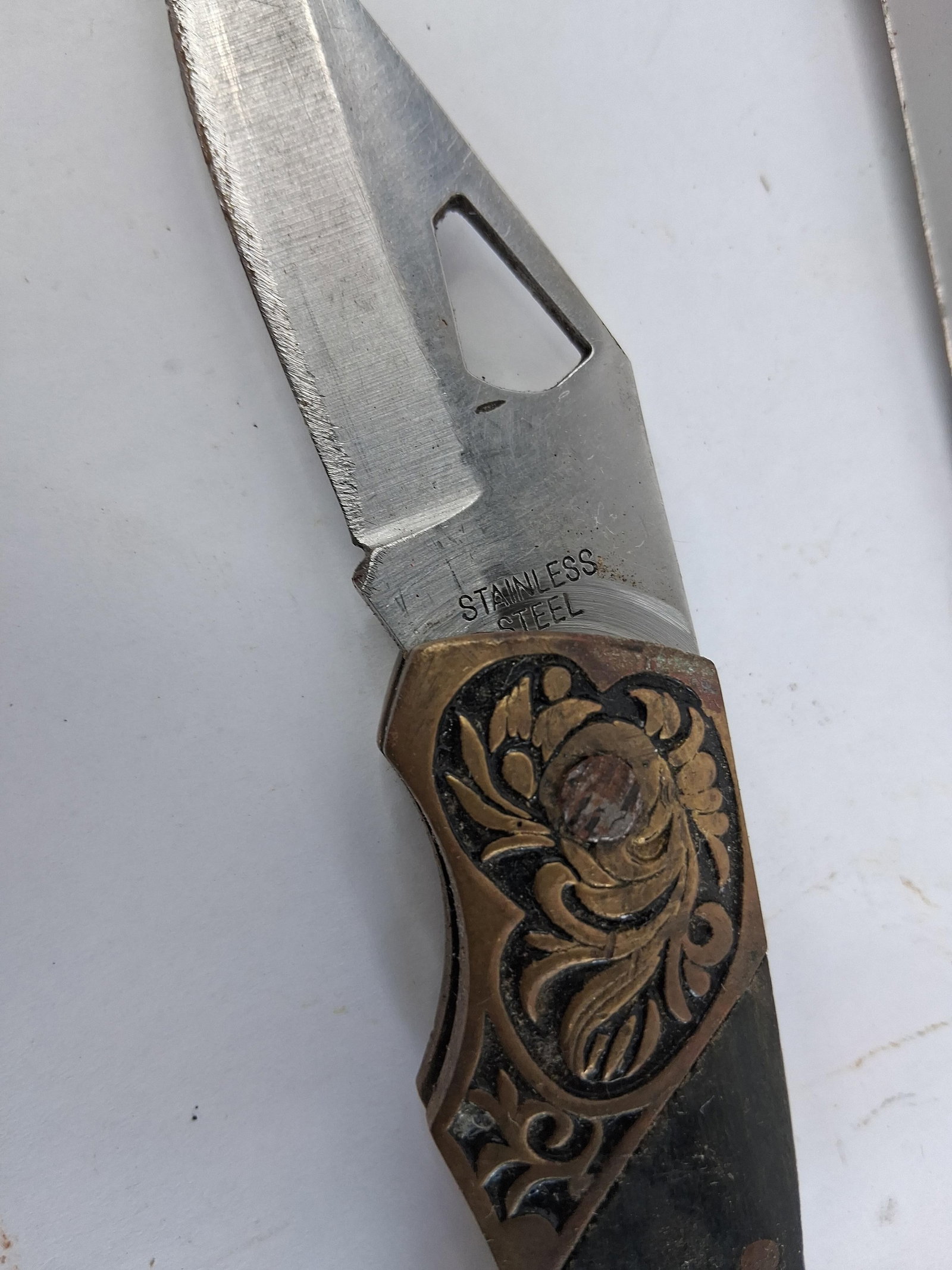 Assorted Fixed Blade & Folding Pocket Knives - 9