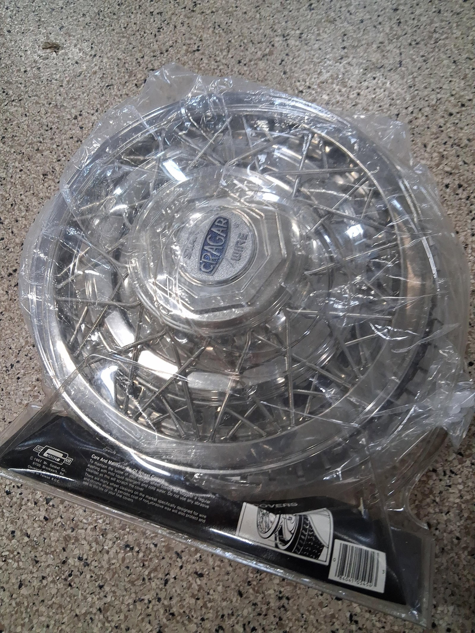 Pair Cragar Star Wire Classic Wheel Covers - 5