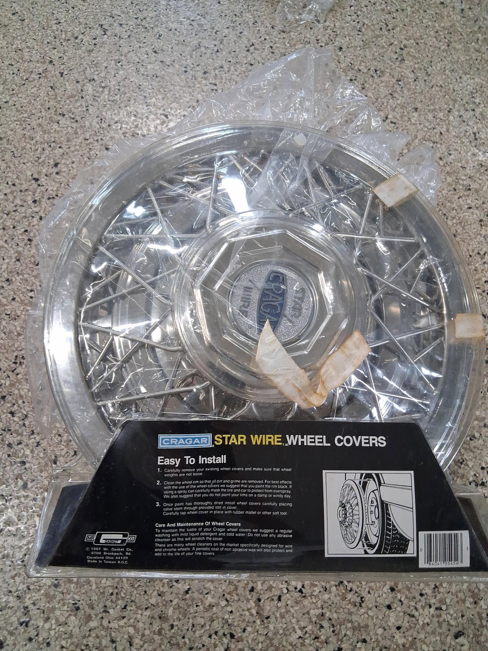 Pair Cragar Star Wire Classic Wheel Covers - 6