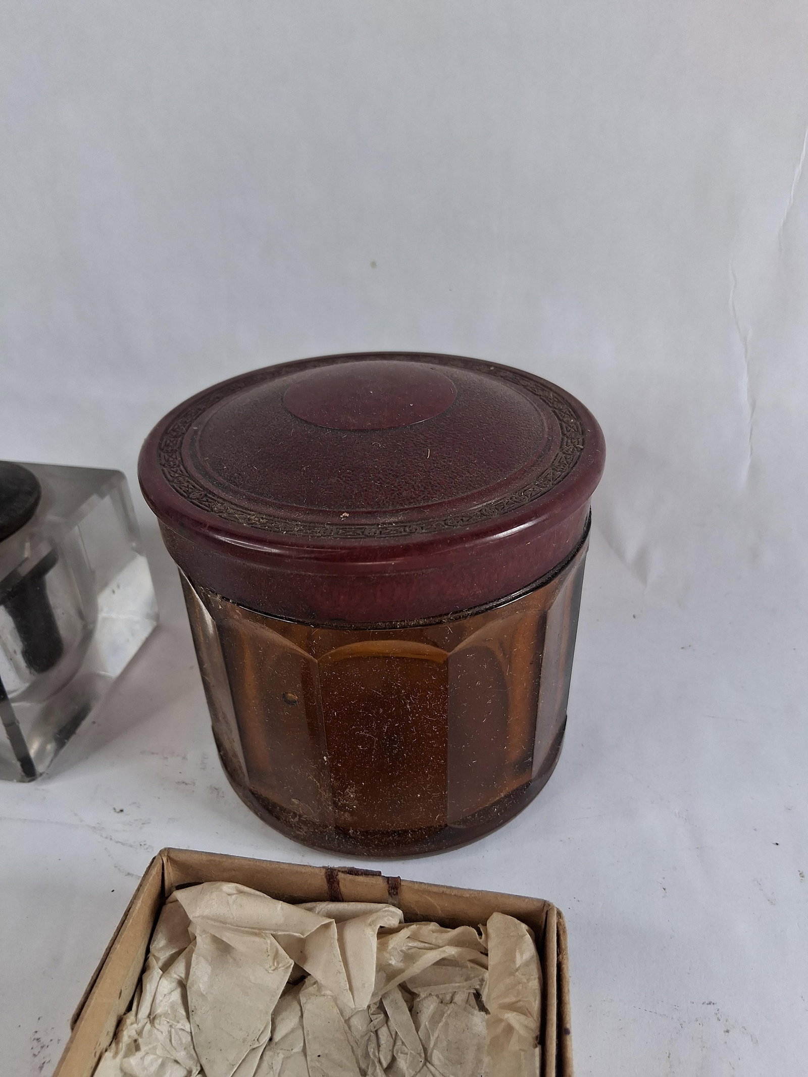 Davis Automatic Inkwell, Carved Pipe & Accessories - 2