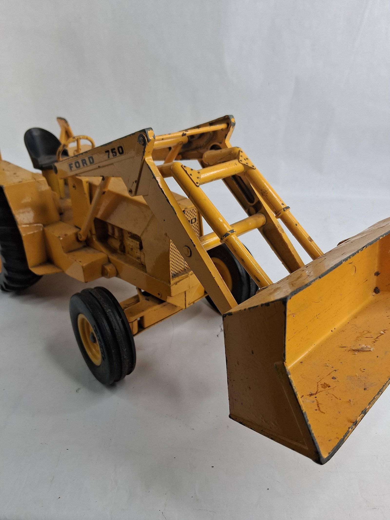 Ertl Ford 750 Backhoe Loader - 4