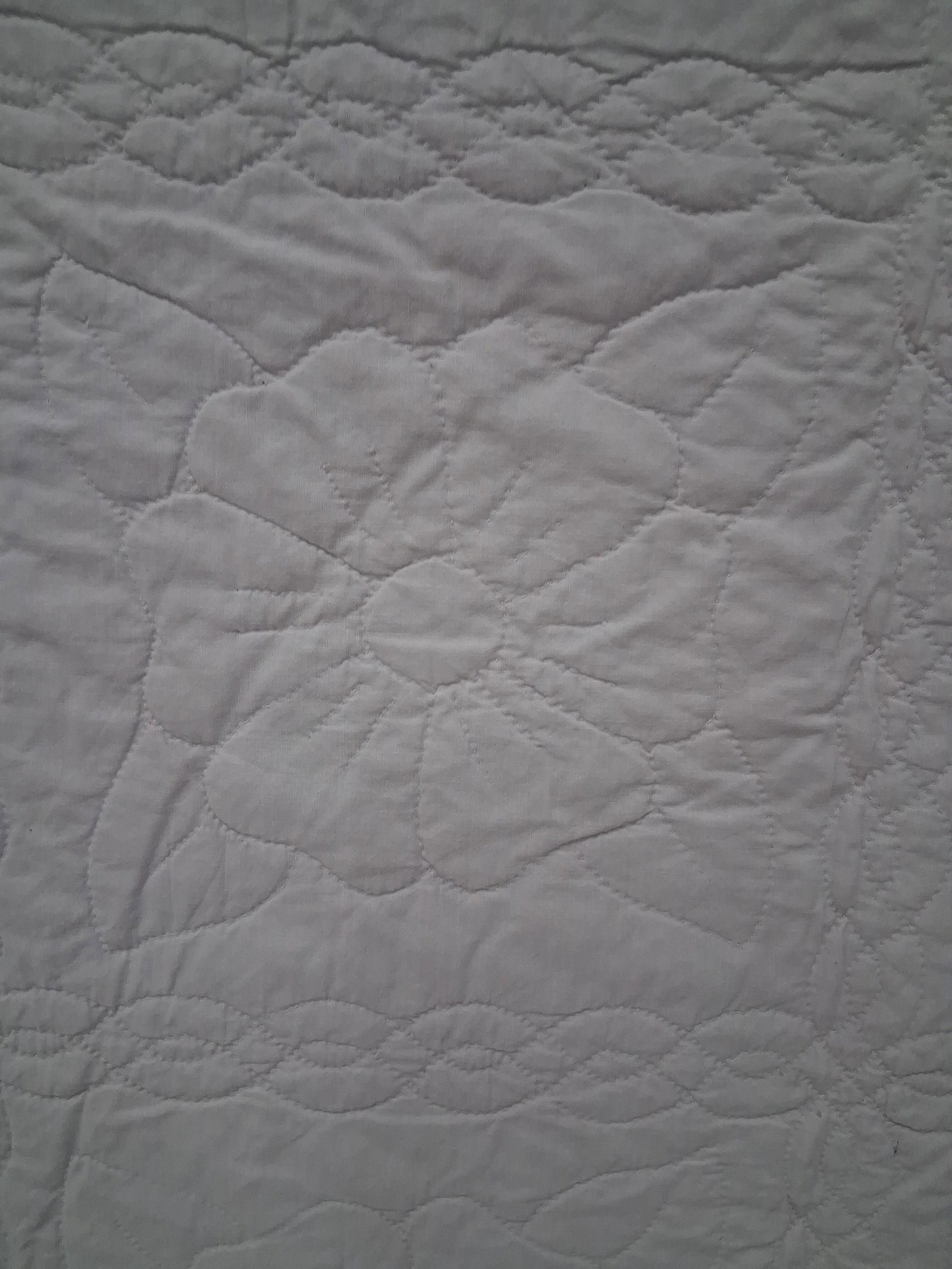 White Cotton Whole Cloth Floral & Cable Quilt (1 of 6)