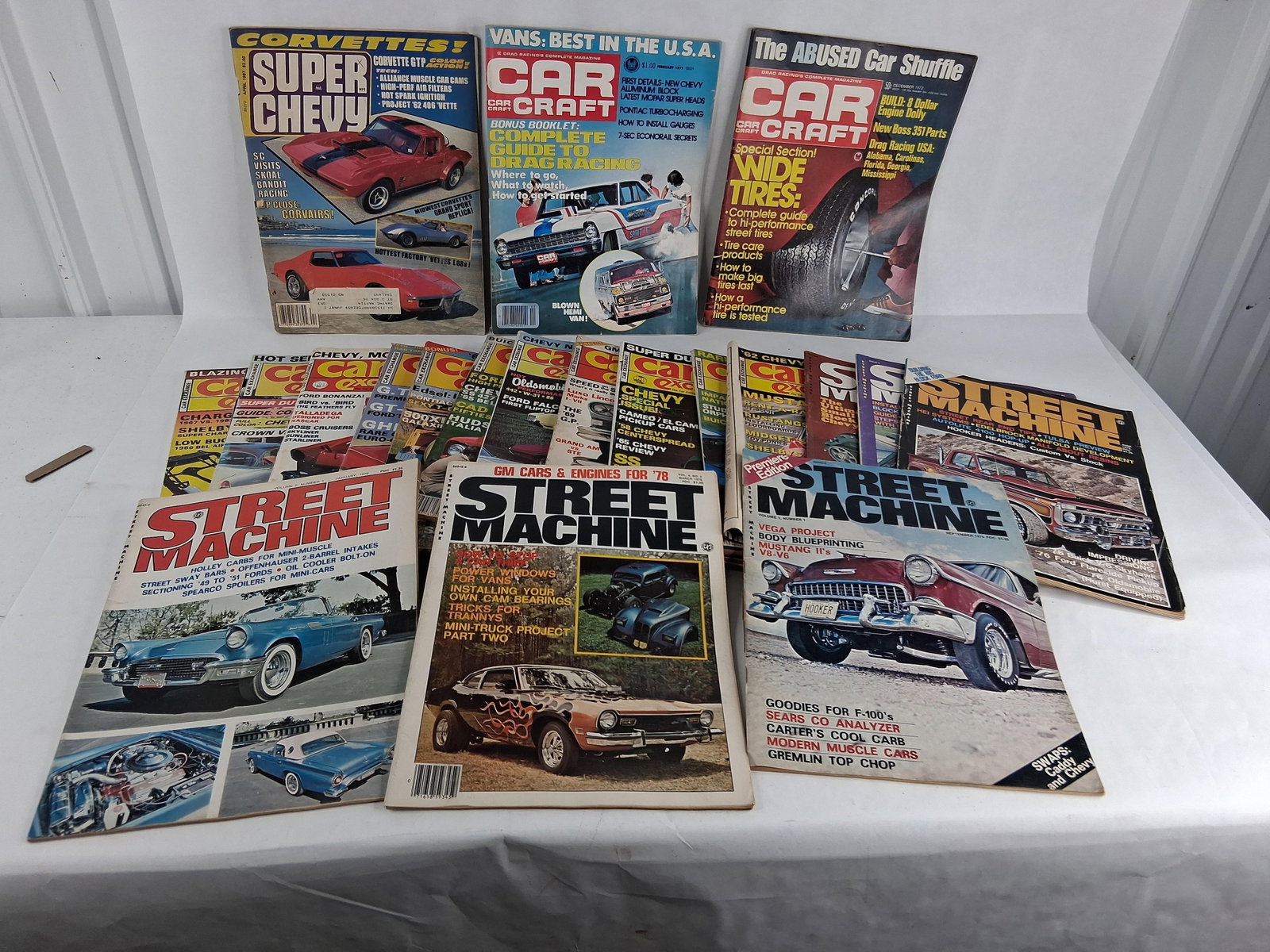 33 Automotive Mags incl Street Machine Vol 1: This collection consists of approximately 33 automotive magazines, primarily published between 1972 and 1987. Included are several issues of Street Machine, most notably the Premiere Edition from