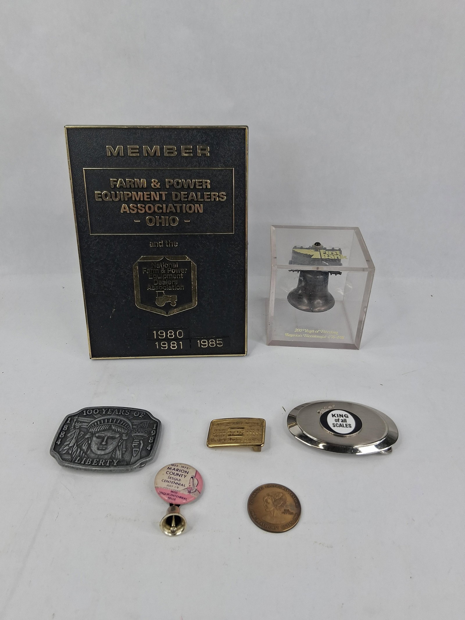 US Commem. Medals, Buckles & Assoc. Memorabilia (1 of 14)