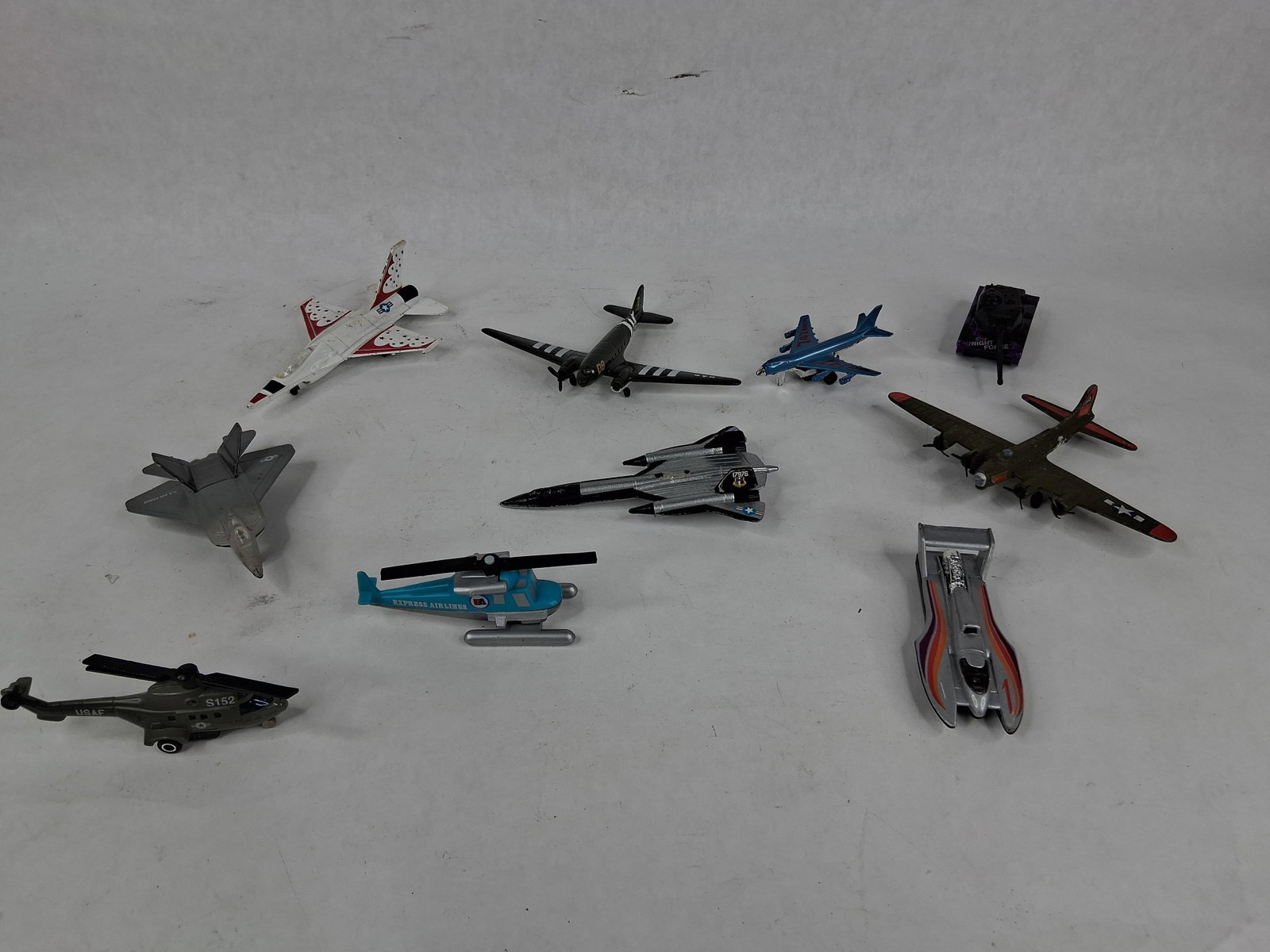 11 Toy Military & Civilian Aircraft (1 of 10)
