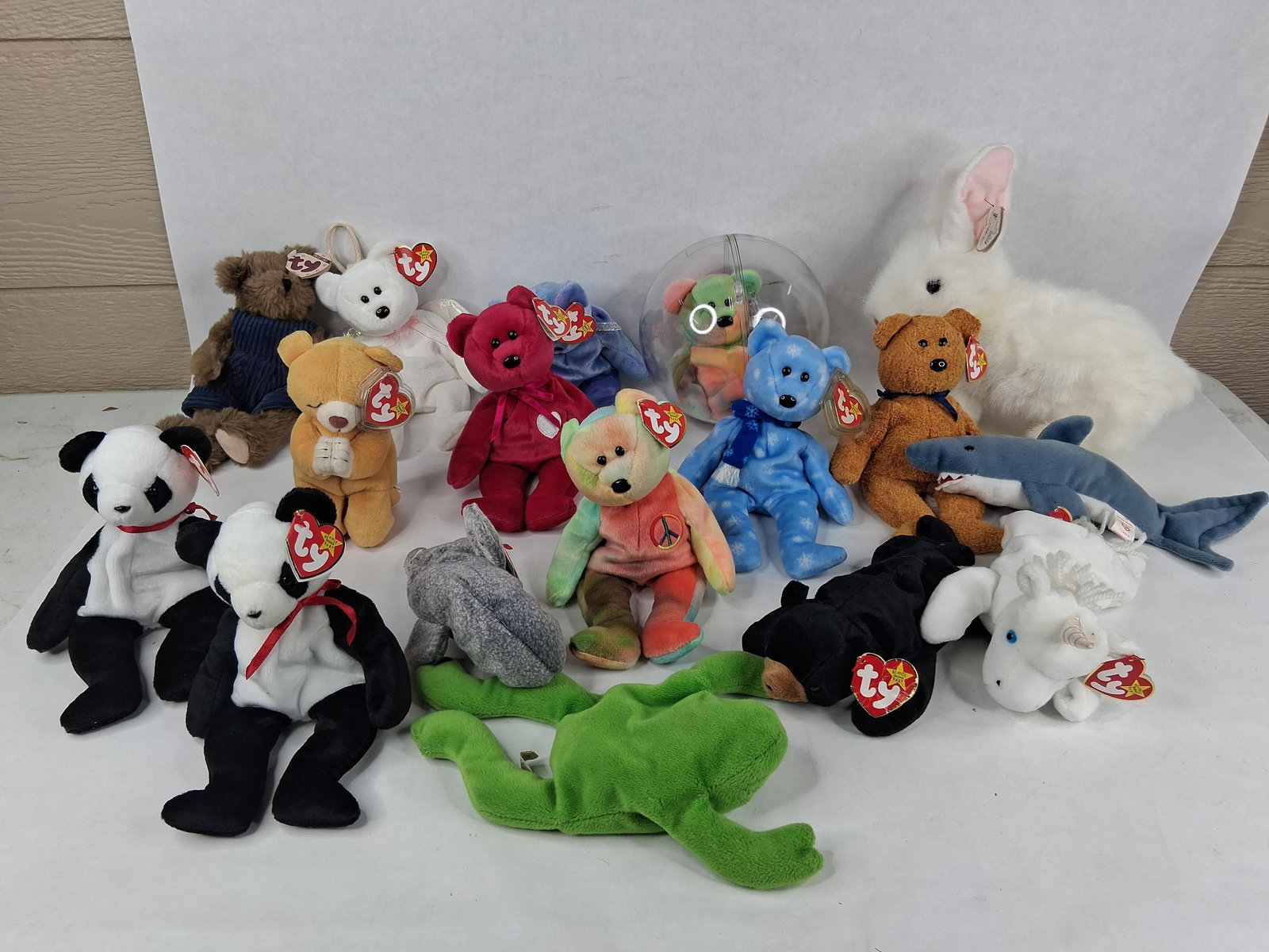 Ty Inc. Beanie Babies & Plush Toys (1 of 14)