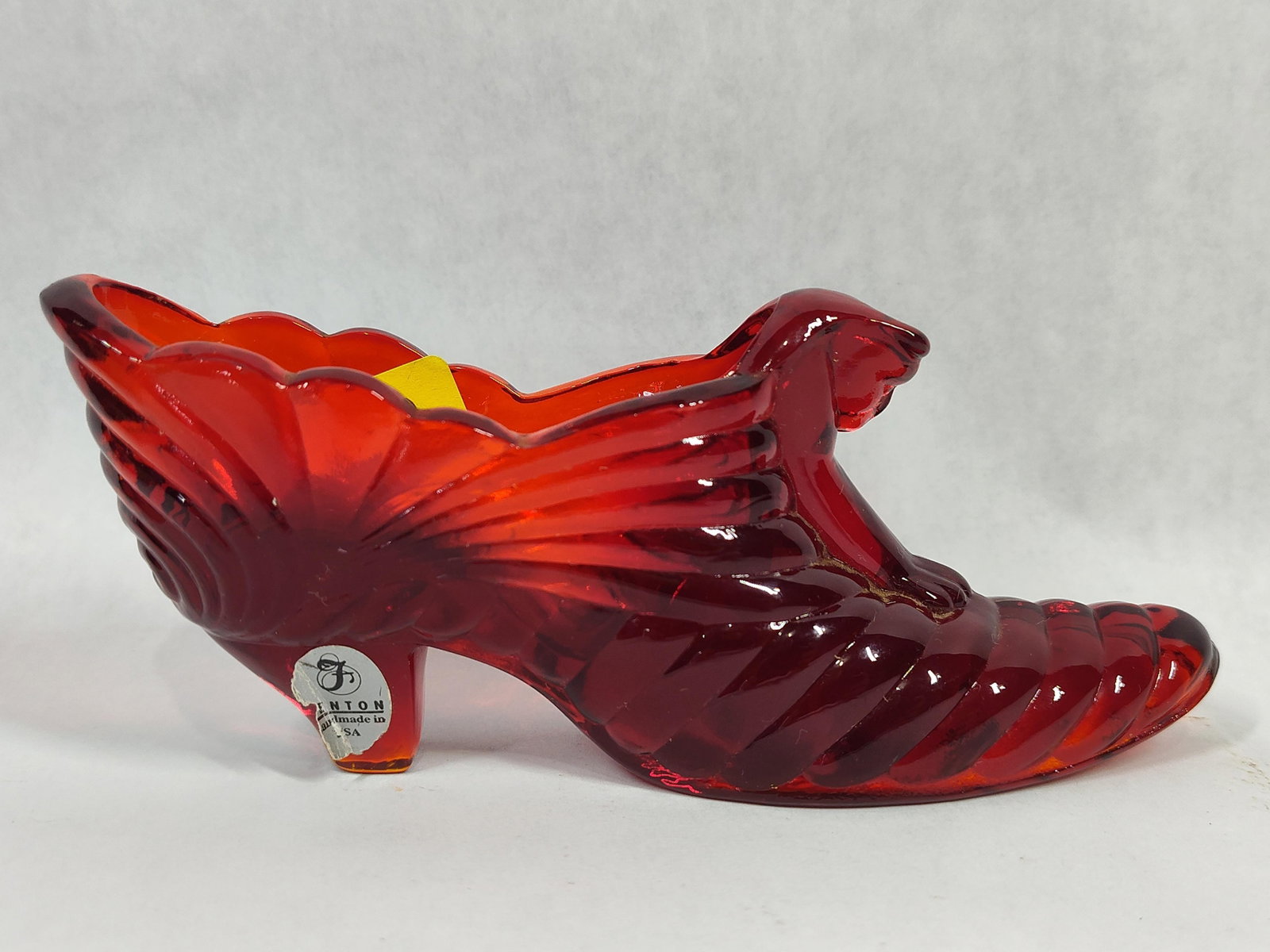 Fenton Amberina Glass Cat Head Slipper (1 of 3)