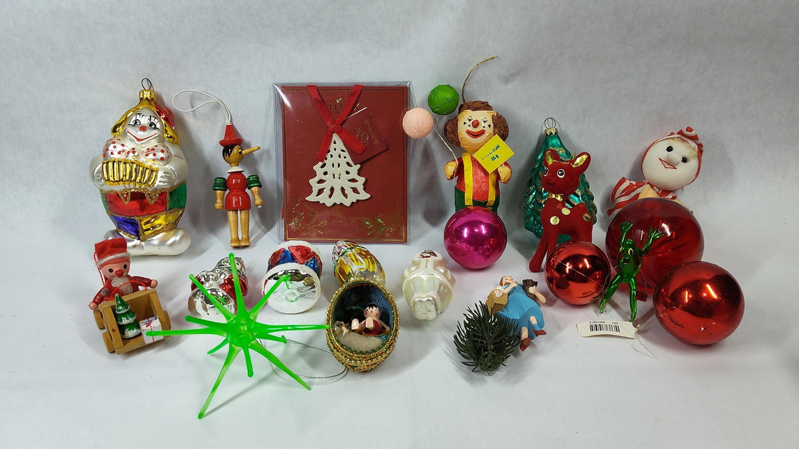 Lenox Ceramic & Vtg Holiday Ornaments & Figurines (1 of 4)