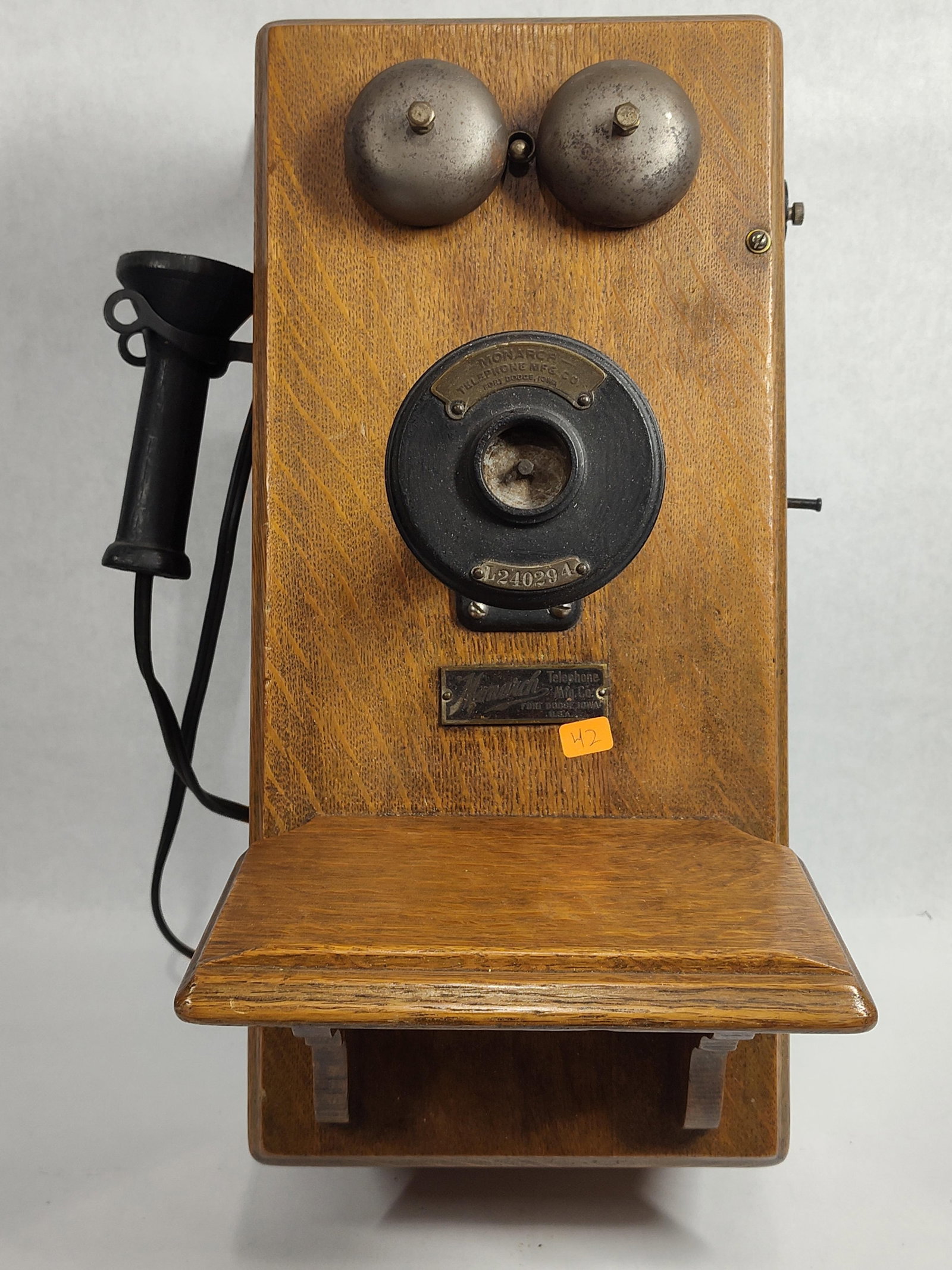 Monarch Mfg Co Oak Magneto Wall Telephone (1 of 5)