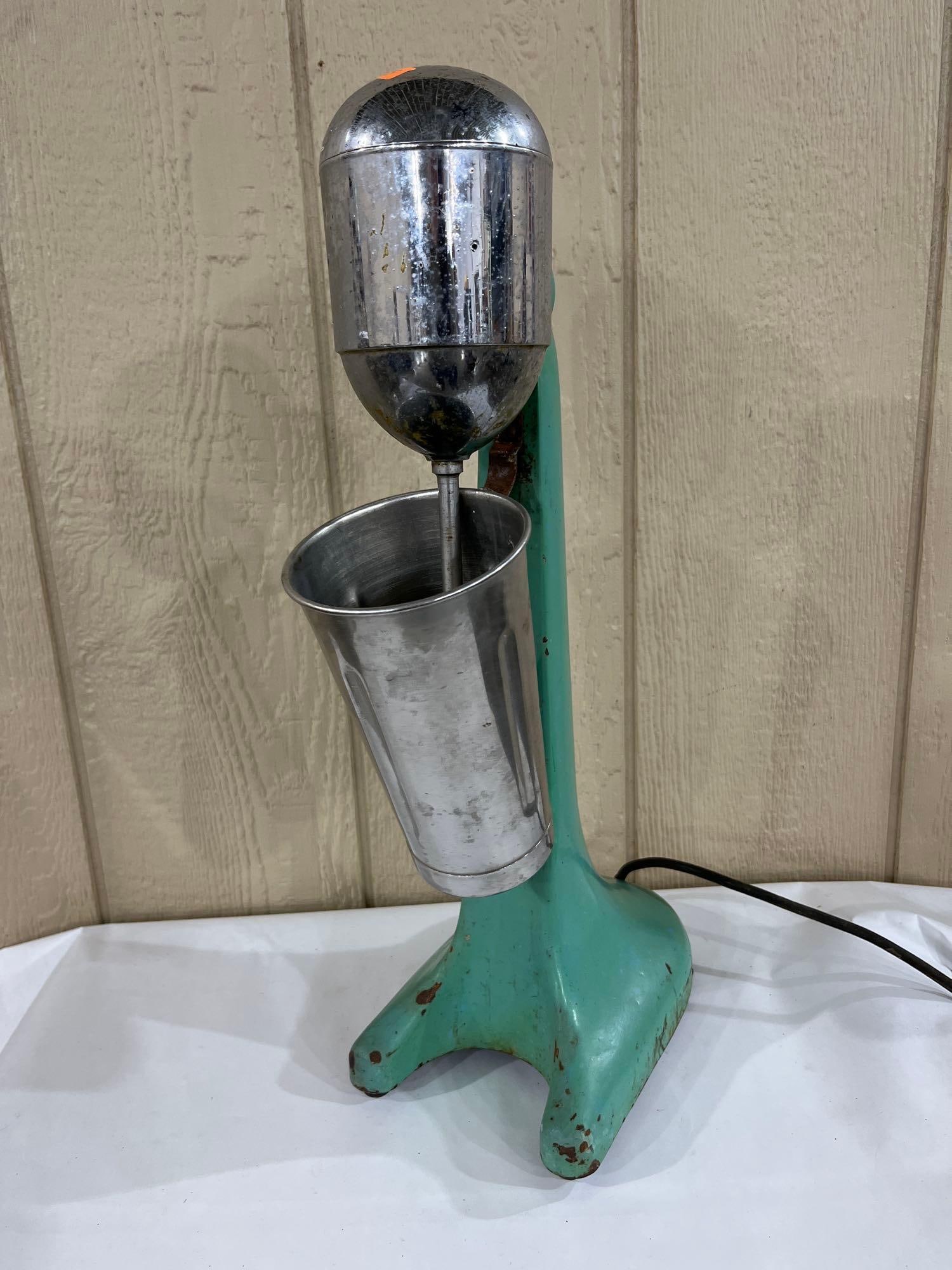 Vtg Single Spindle Cast Metal Milkshake Mixer (1 of 6)