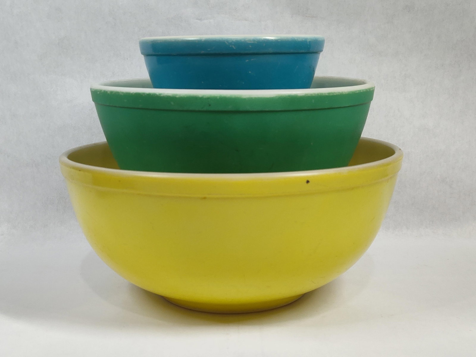Trio Vtg Pyrex Primary Colors Nesting Mixing Bowls (1 of 6)