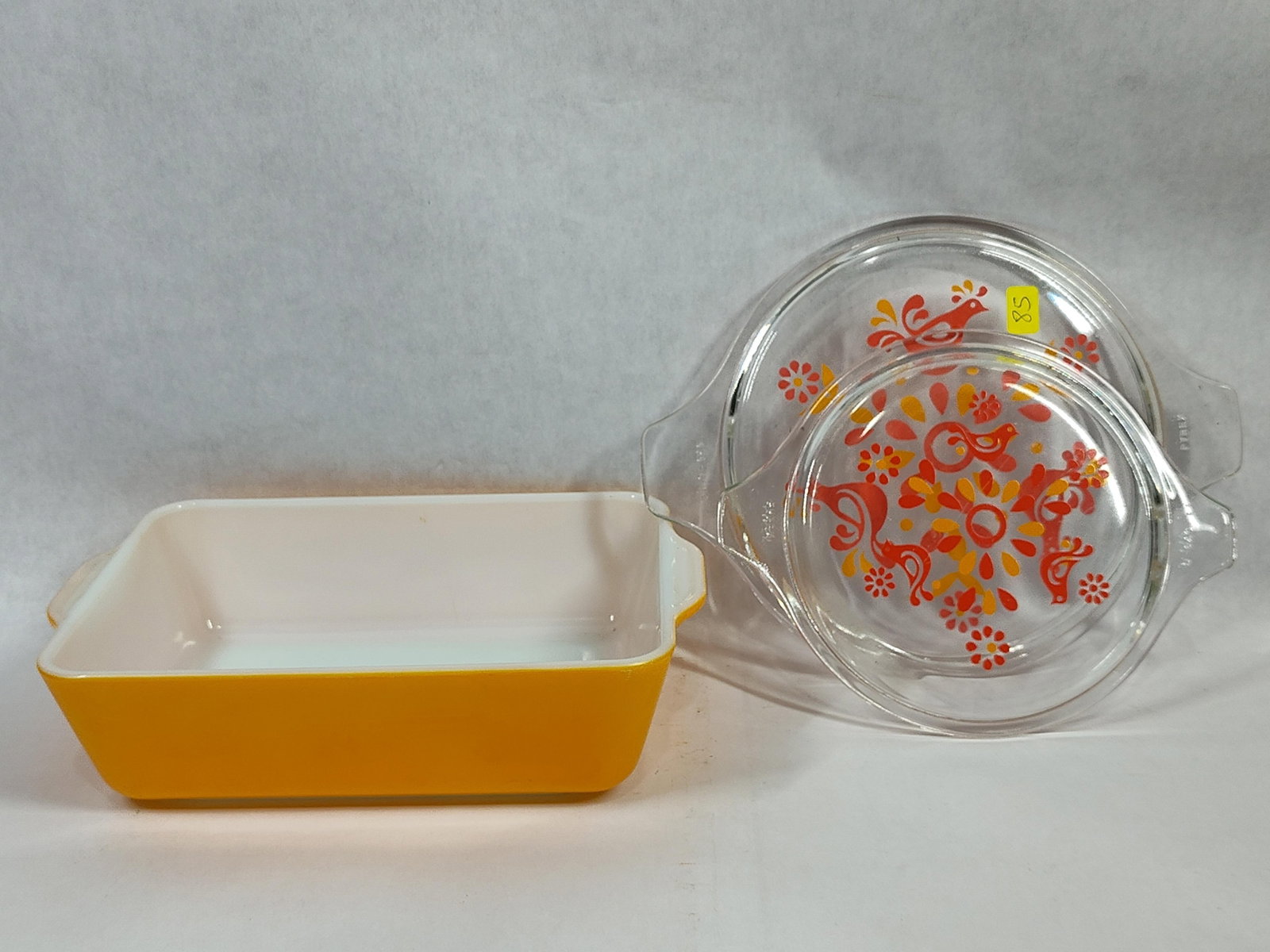 Vtg Pyrex Friendship Pattern Kitchenware Trio (1 of 4)
