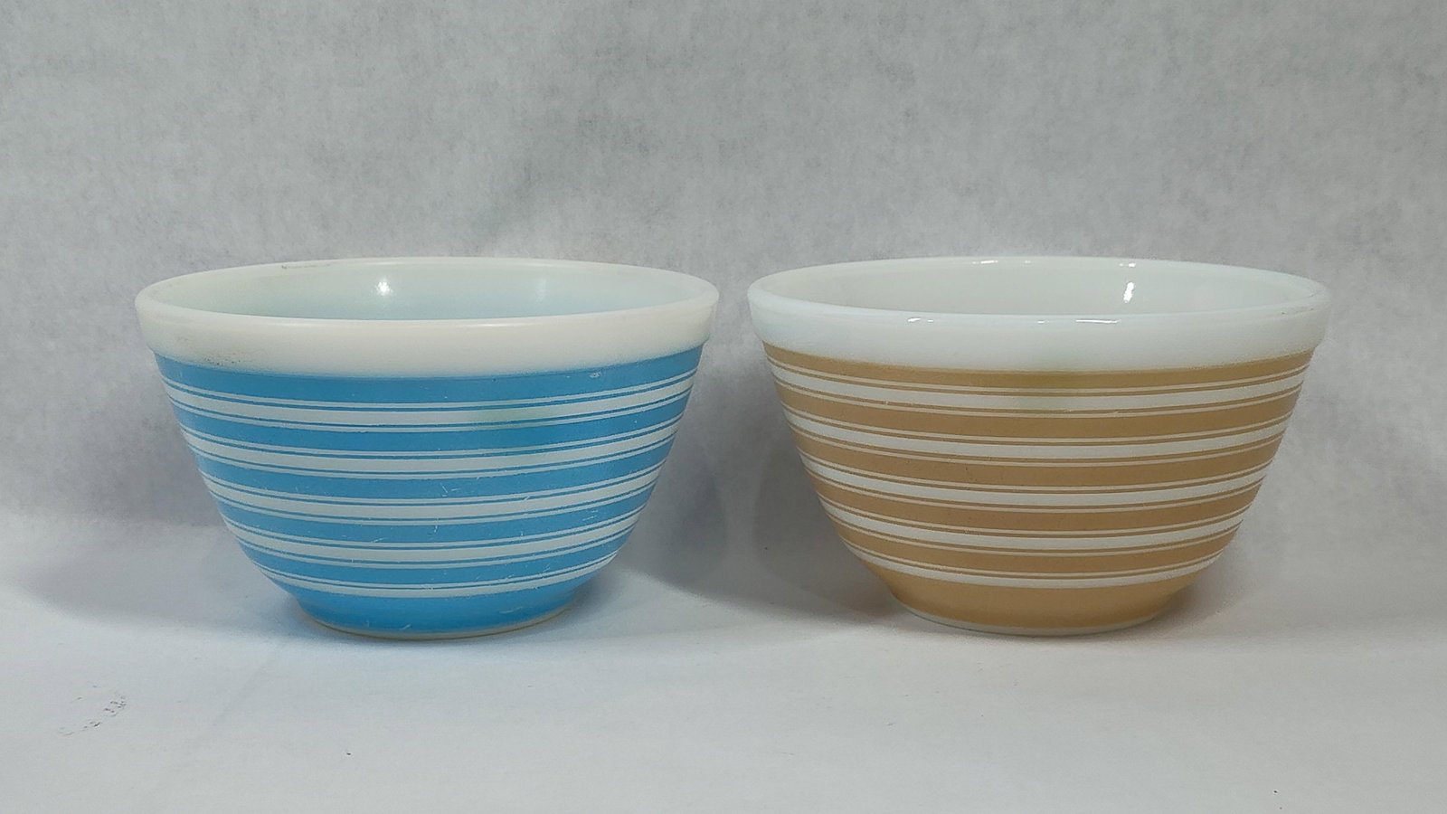 Pair Vtg Pyrex Rainbow Stripes Mixing Bowls (1 of 3)