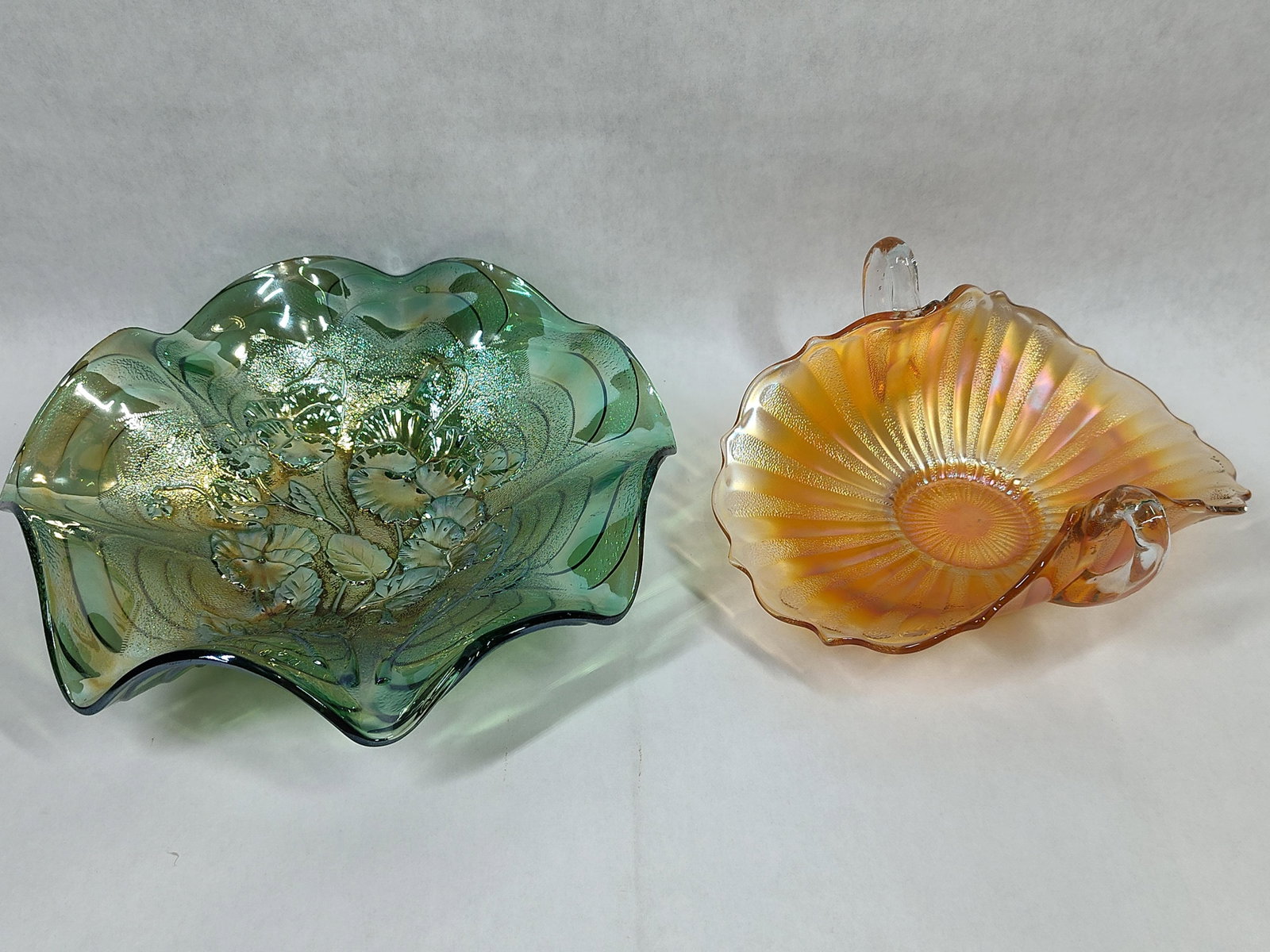 2 American Iridescent Carnival Glass & Pansy Bowl (1 of 5)