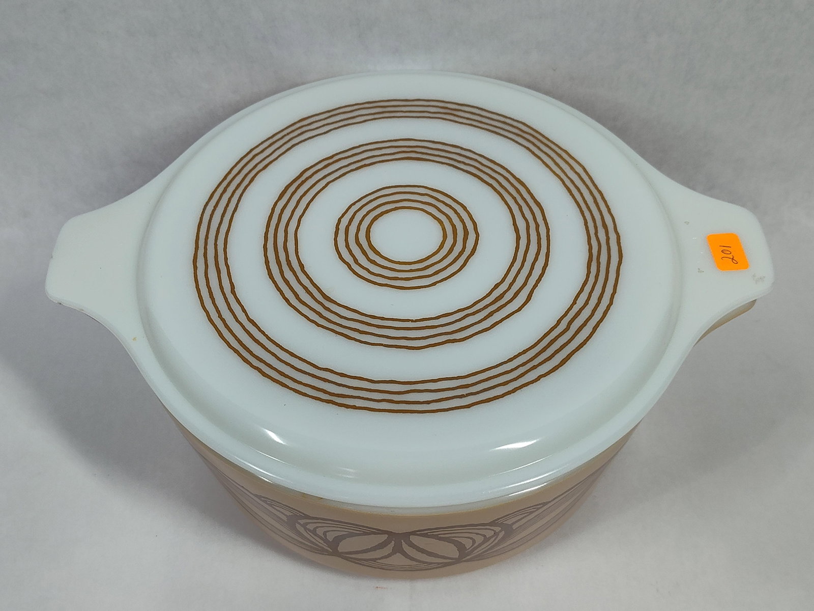 Pyrex Brown Onion Raffia Covered Casserole Dish - 2