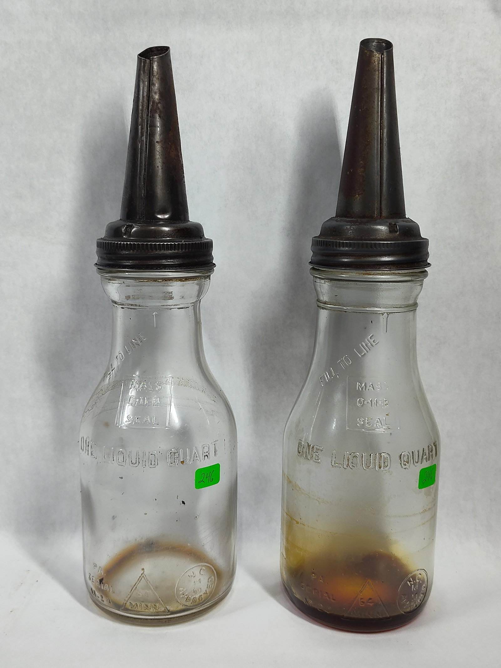 Pair Vtg 1-Qt Motor Oil Service Bottles w/ Spouts (1 of 4)