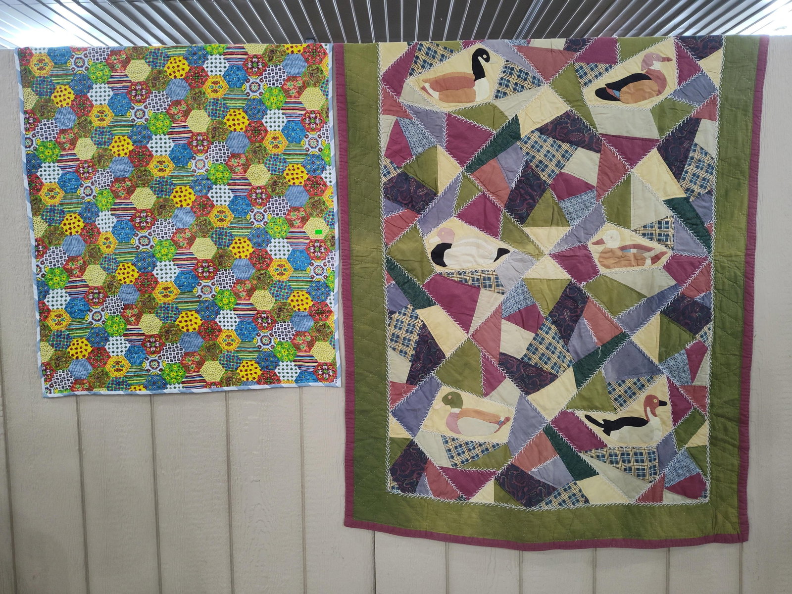 3 Vtg American Patchwork & Applique Quilts (1 of 6)