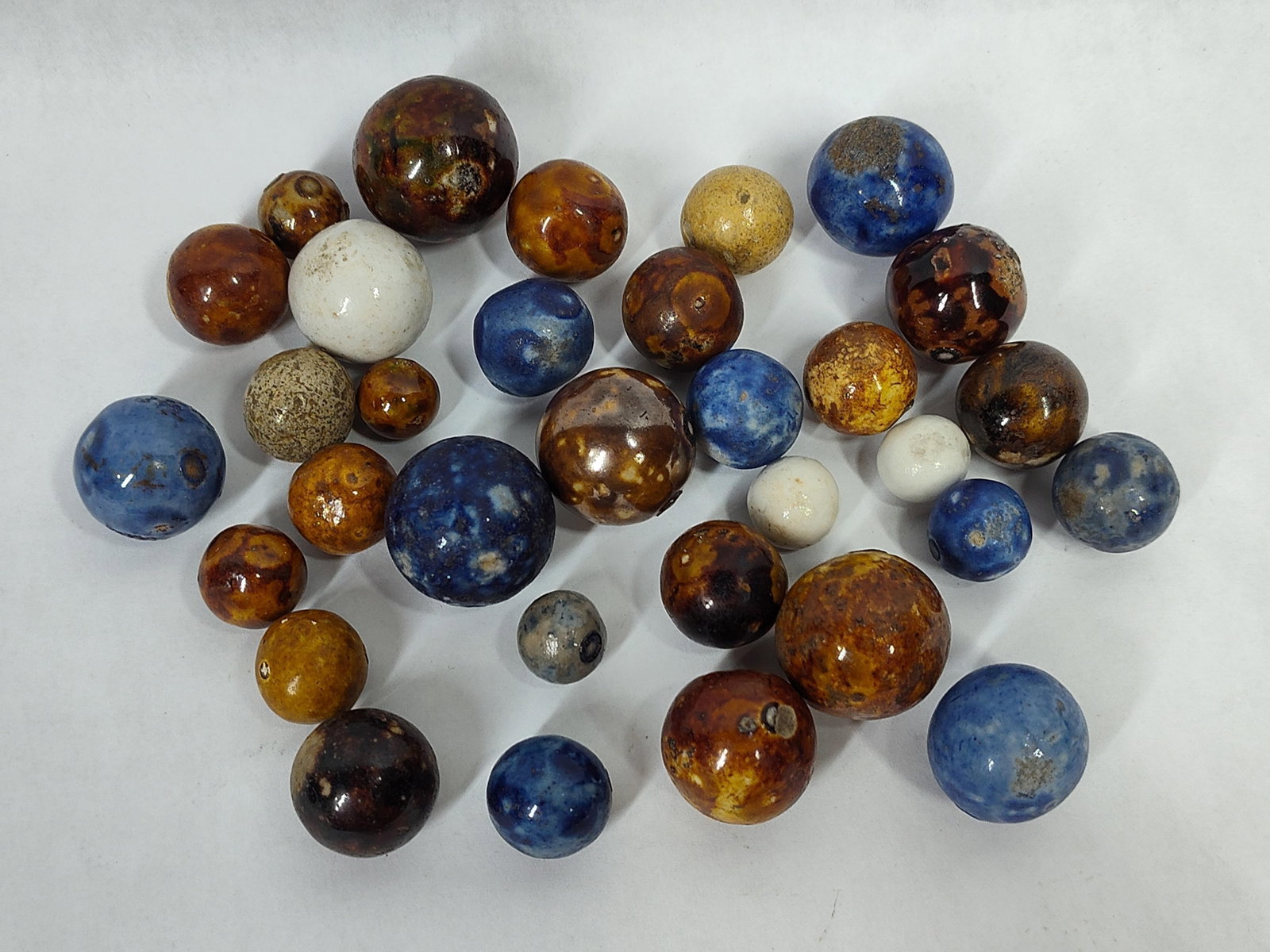 31 Antique Bennington & Glazed Marbles (1 of 3)