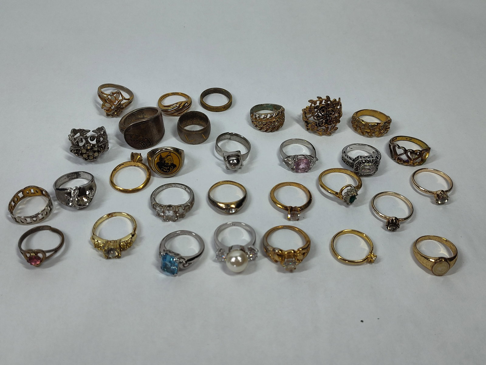 An Assortment of Vintage Fashion and Costume Rings (1 of 4)