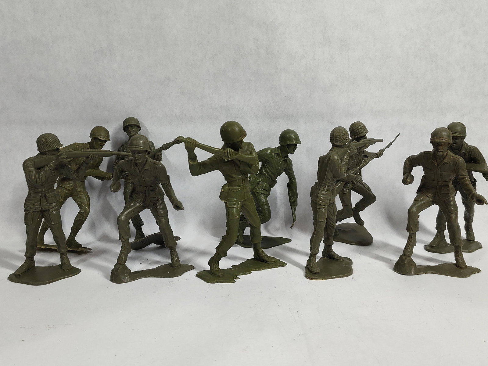 11 Marx Style Toy Soldiers (1 of 2)