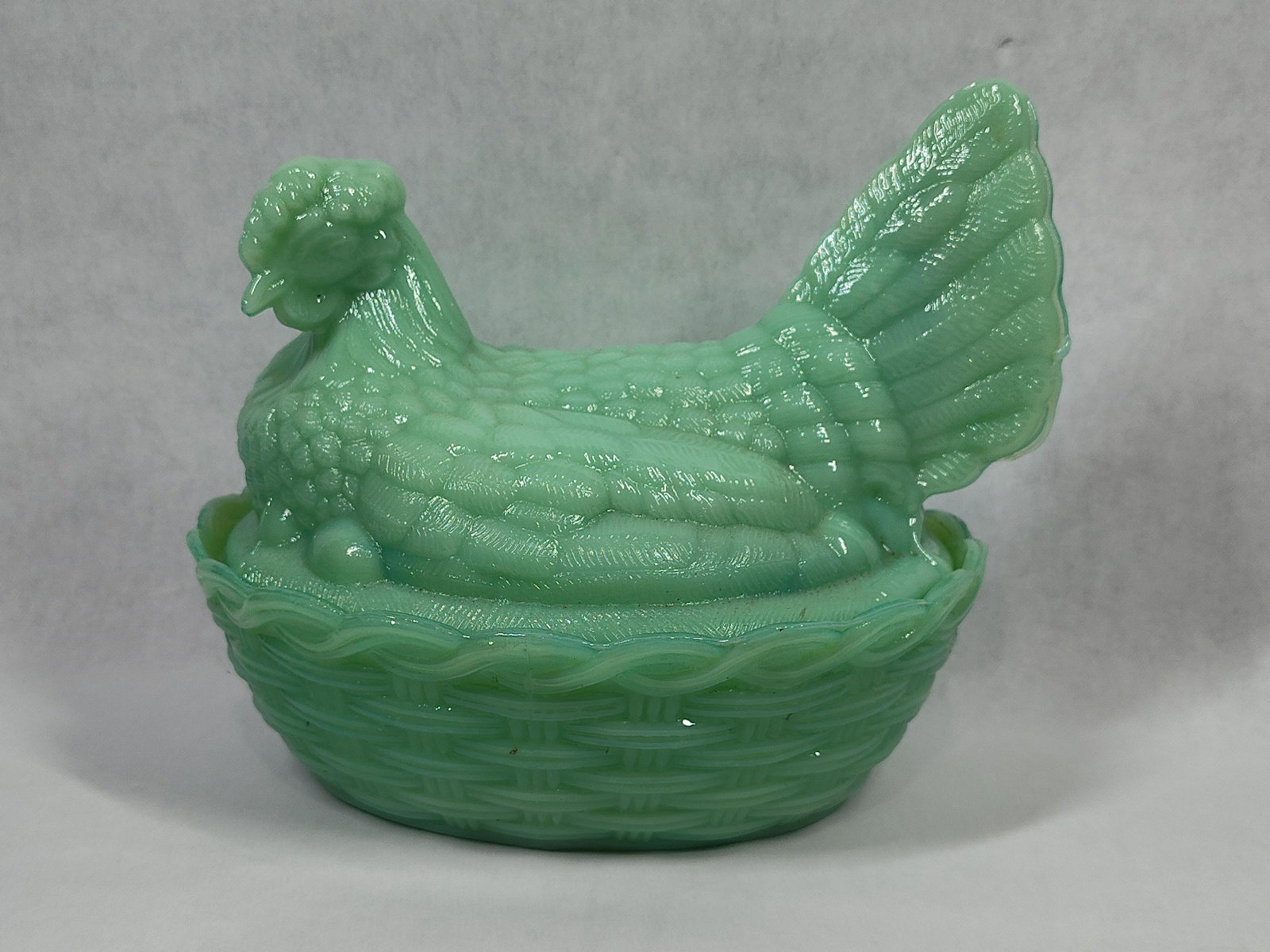 Vtg Jadeite Green Glass Hen on Nest Covered Dish (1 of 4)