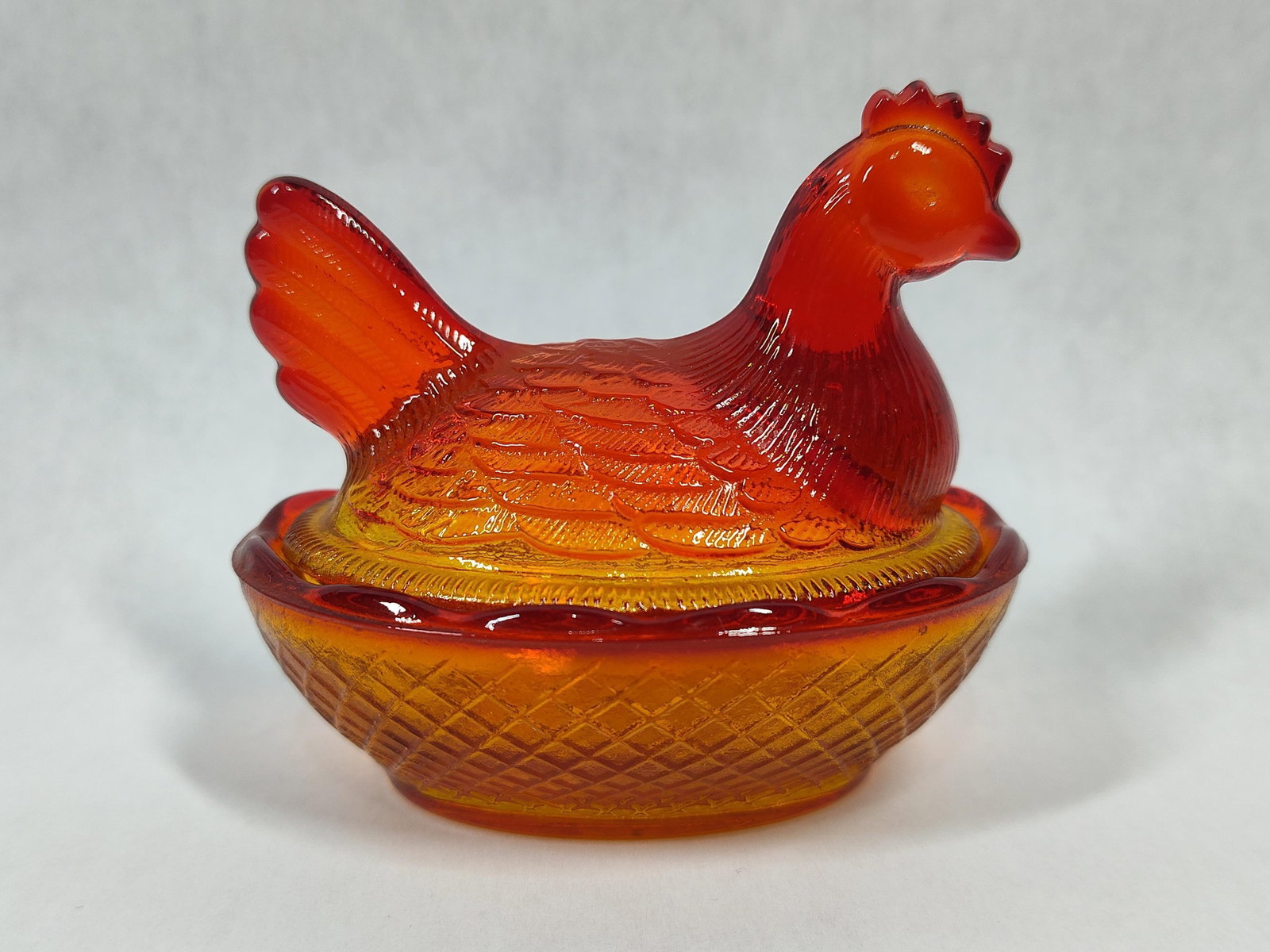 L.E. Smith Amberina Glass Hen on Nest Covered Dish (1 of 3)